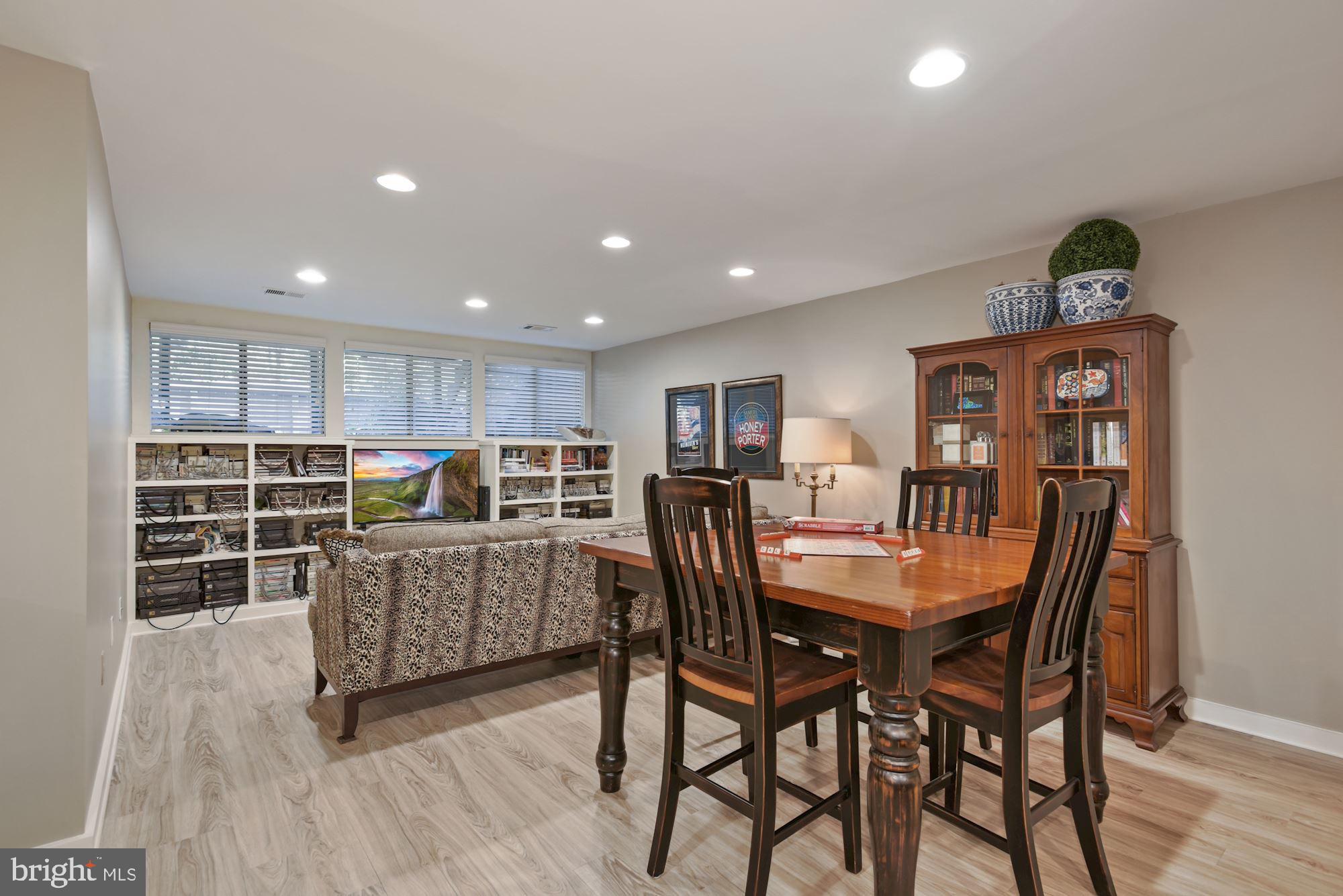 RESTON - Residential