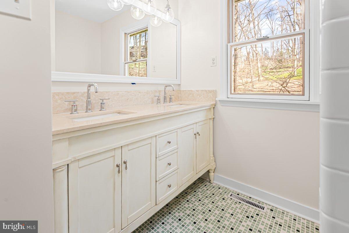 YORKLYN RIDGE - Residential