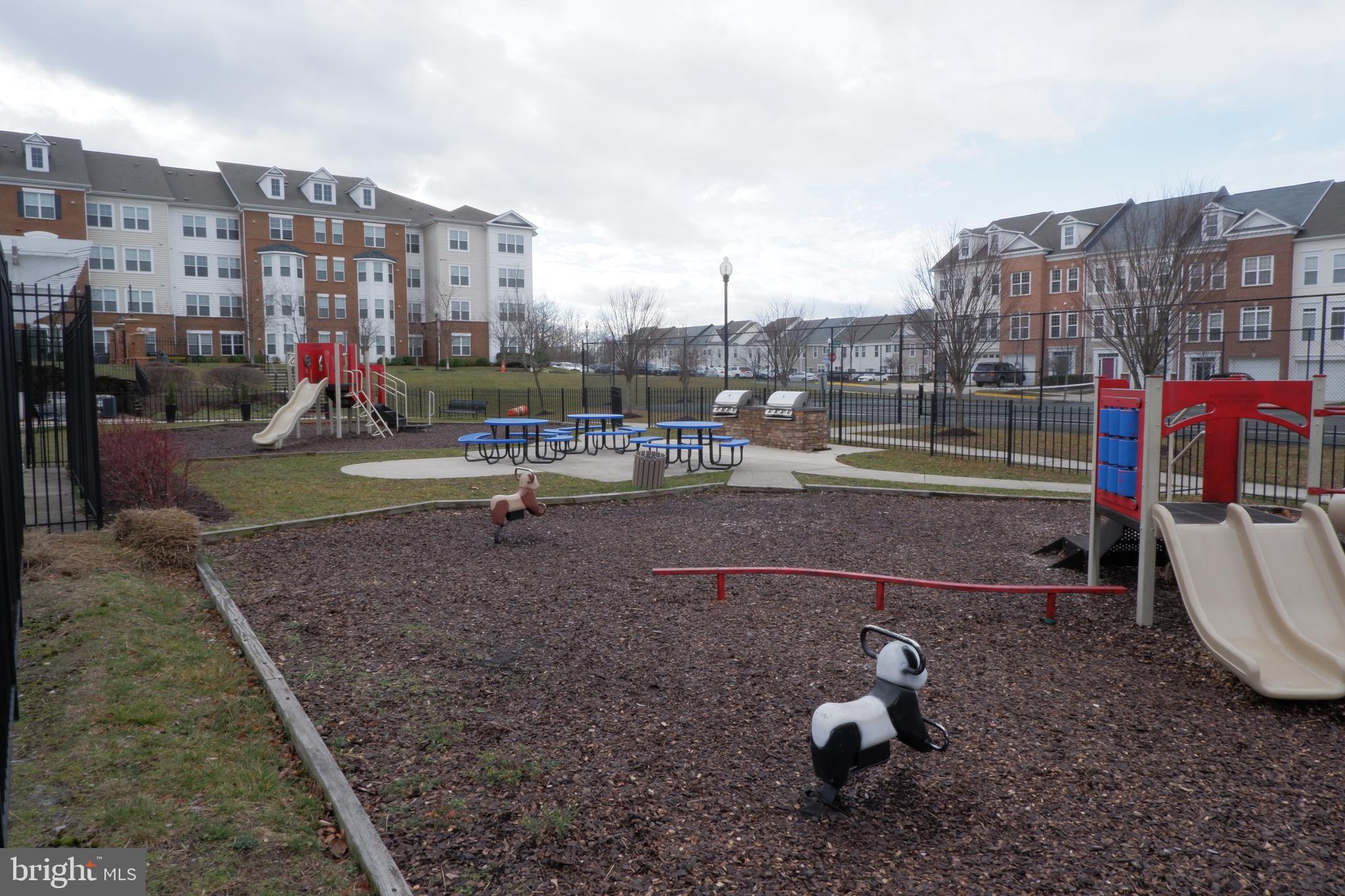 METRO PLACE AT TOWN CENTER - Residential Lease