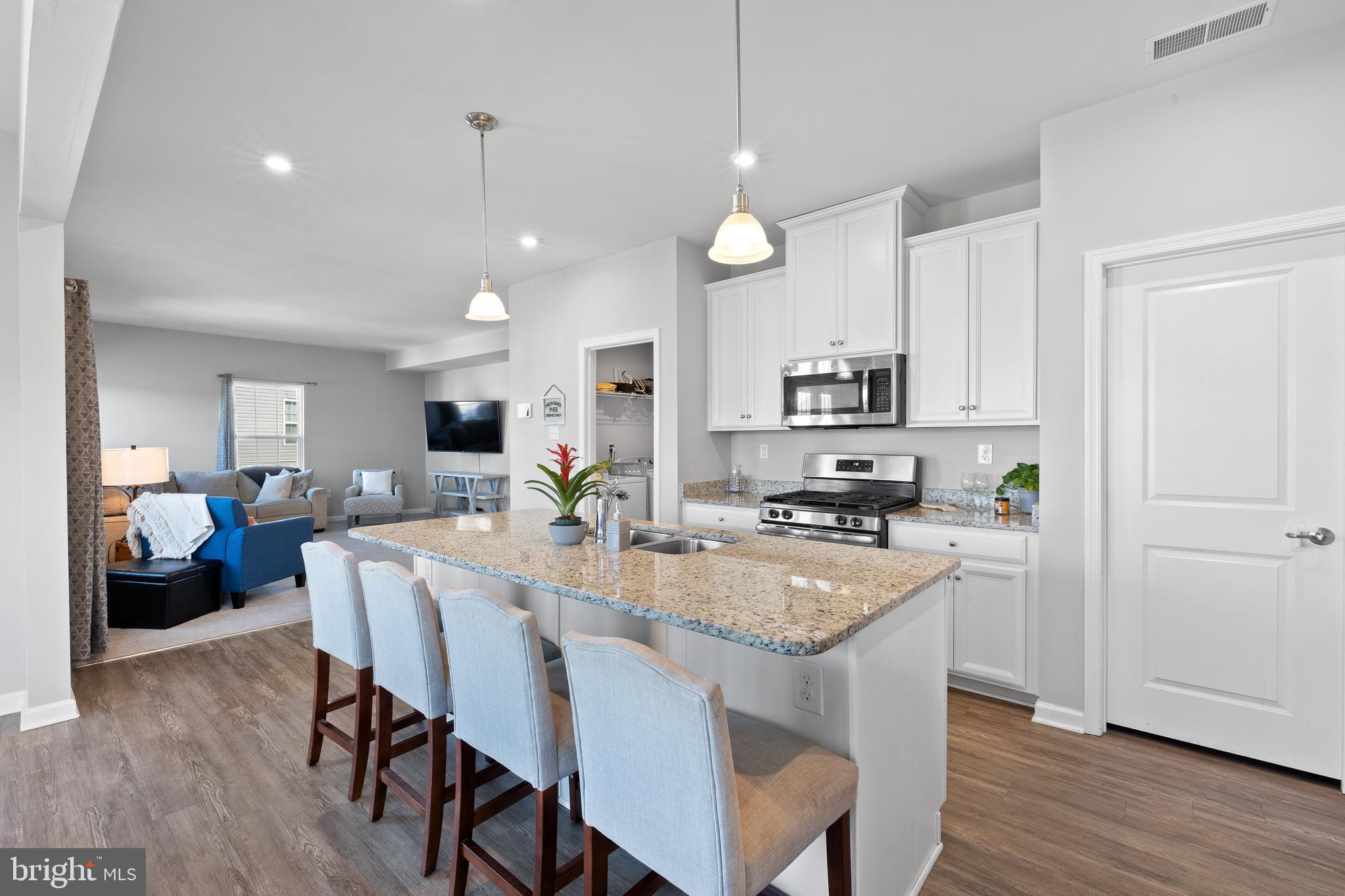 HANOVER POINTE - Residential