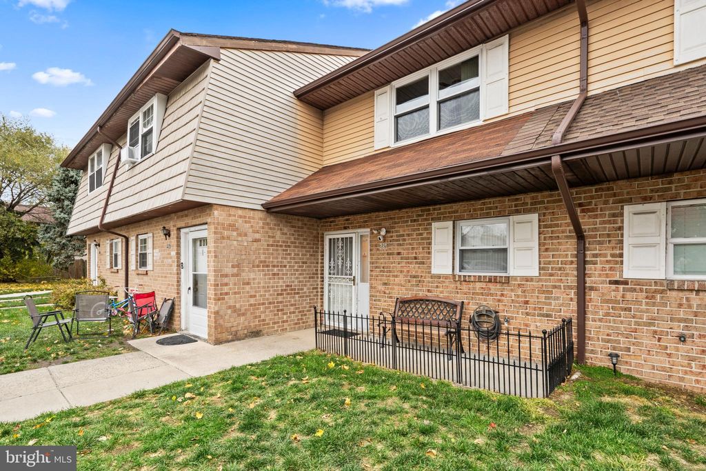 Photo of 280 La Cascata Tnhs, CLEMENTON, NJ 08021 (MLS # NJCD2106130)