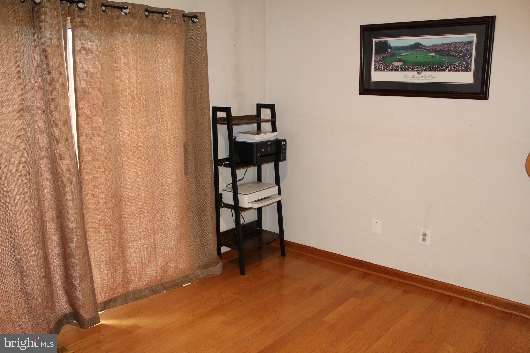 SALFORD POND - Residential