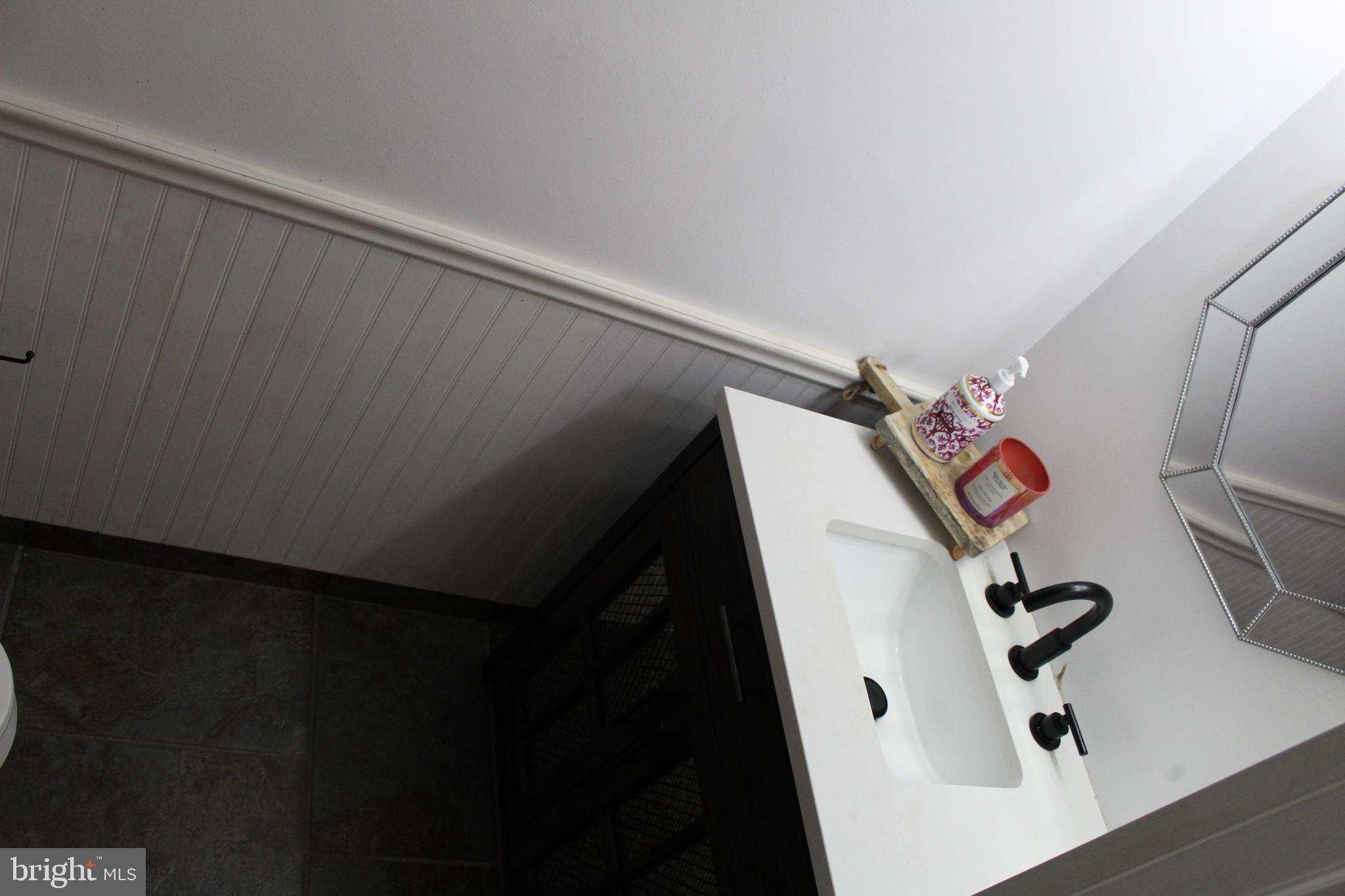 SALFORD POND - Residential