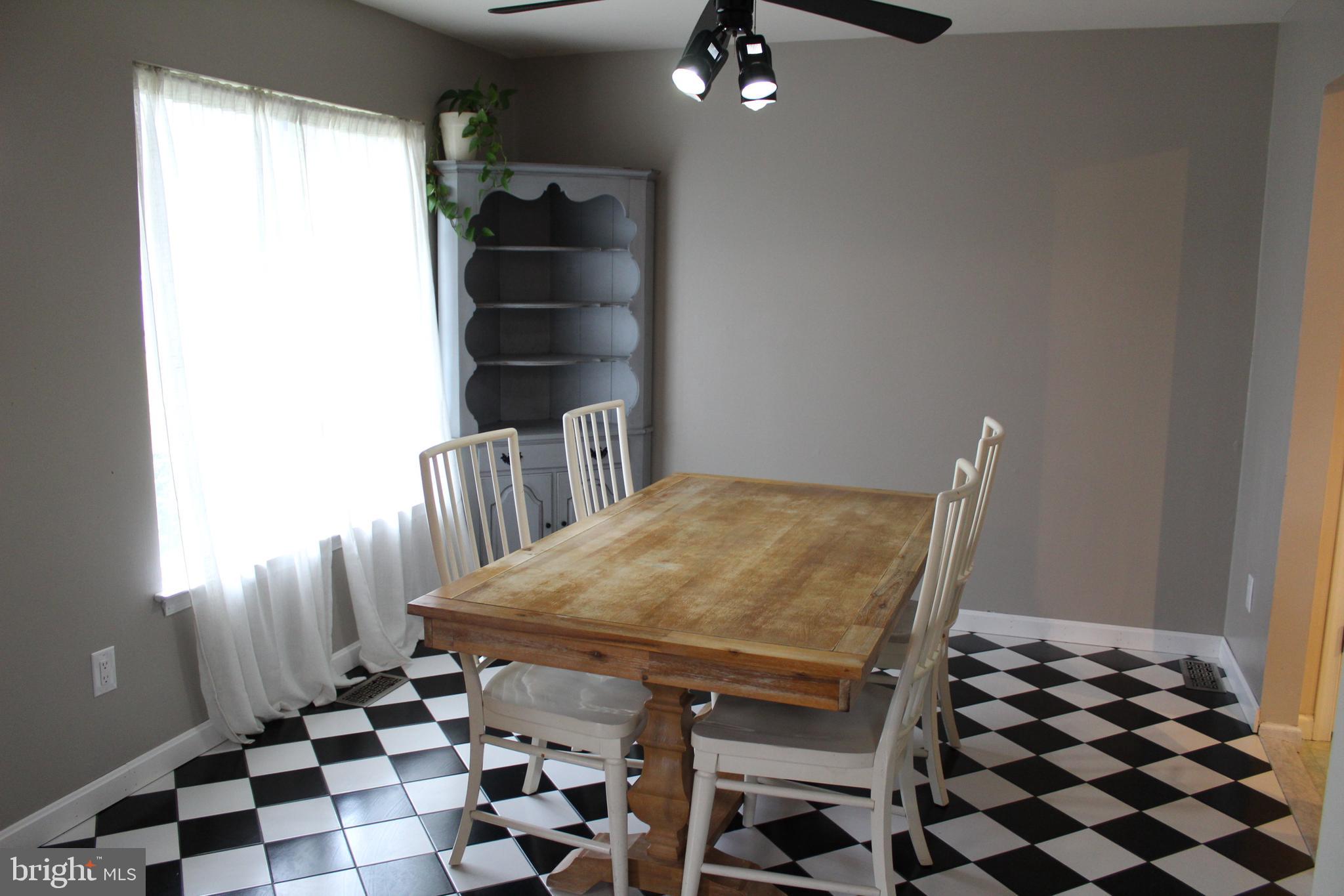 SALFORD POND - Residential