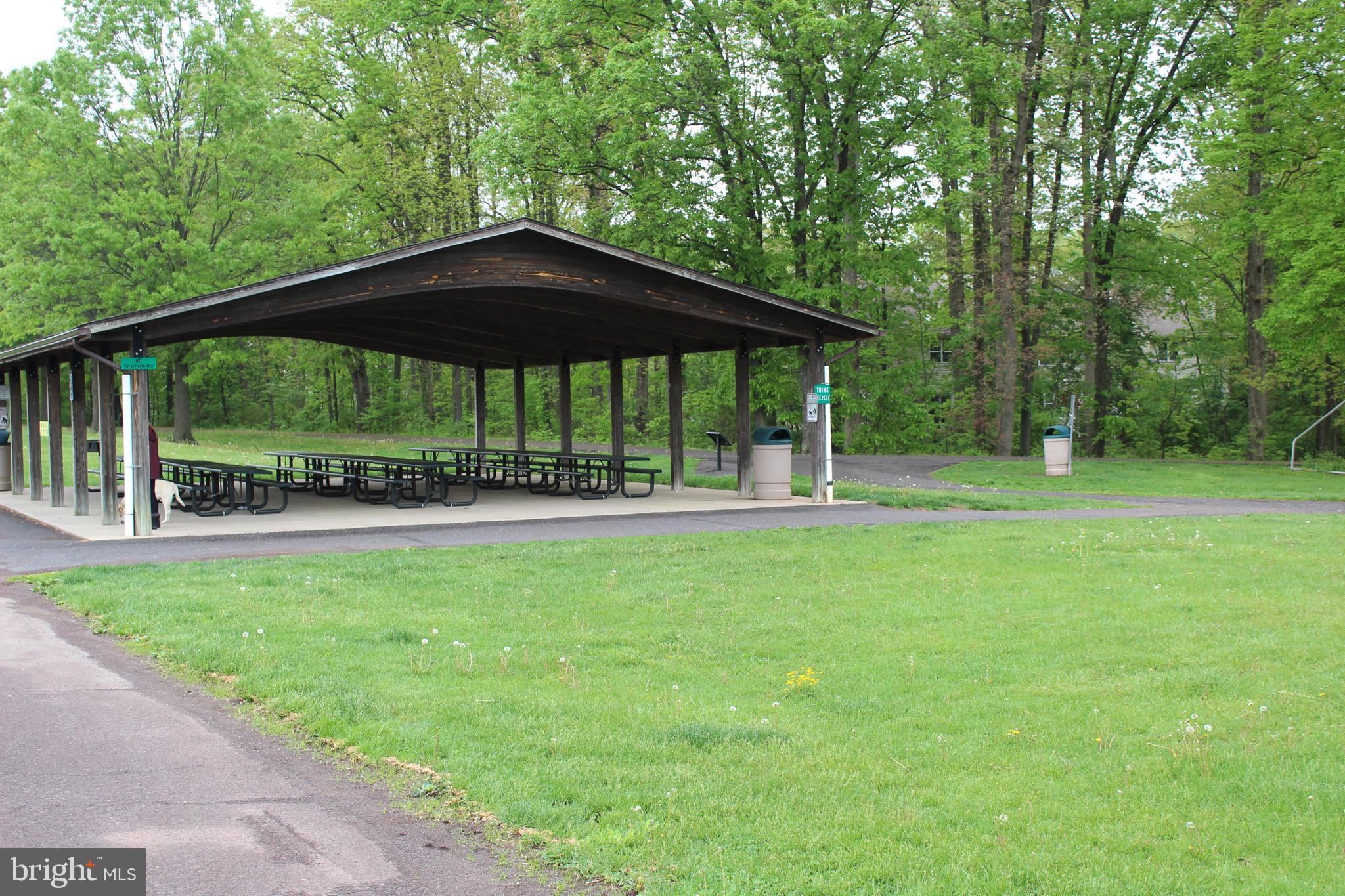 SALFORD POND - Residential
