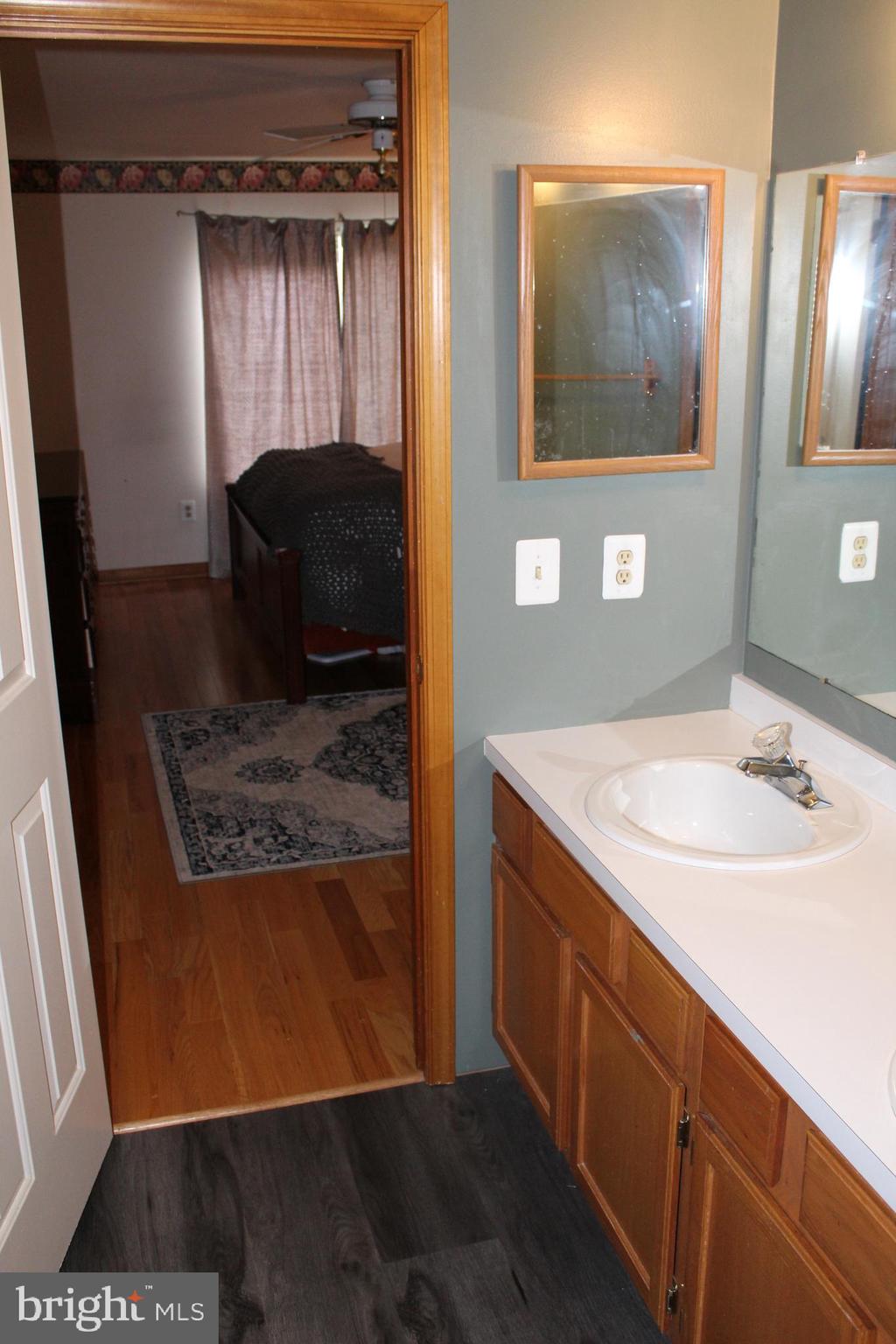 SALFORD POND - Residential