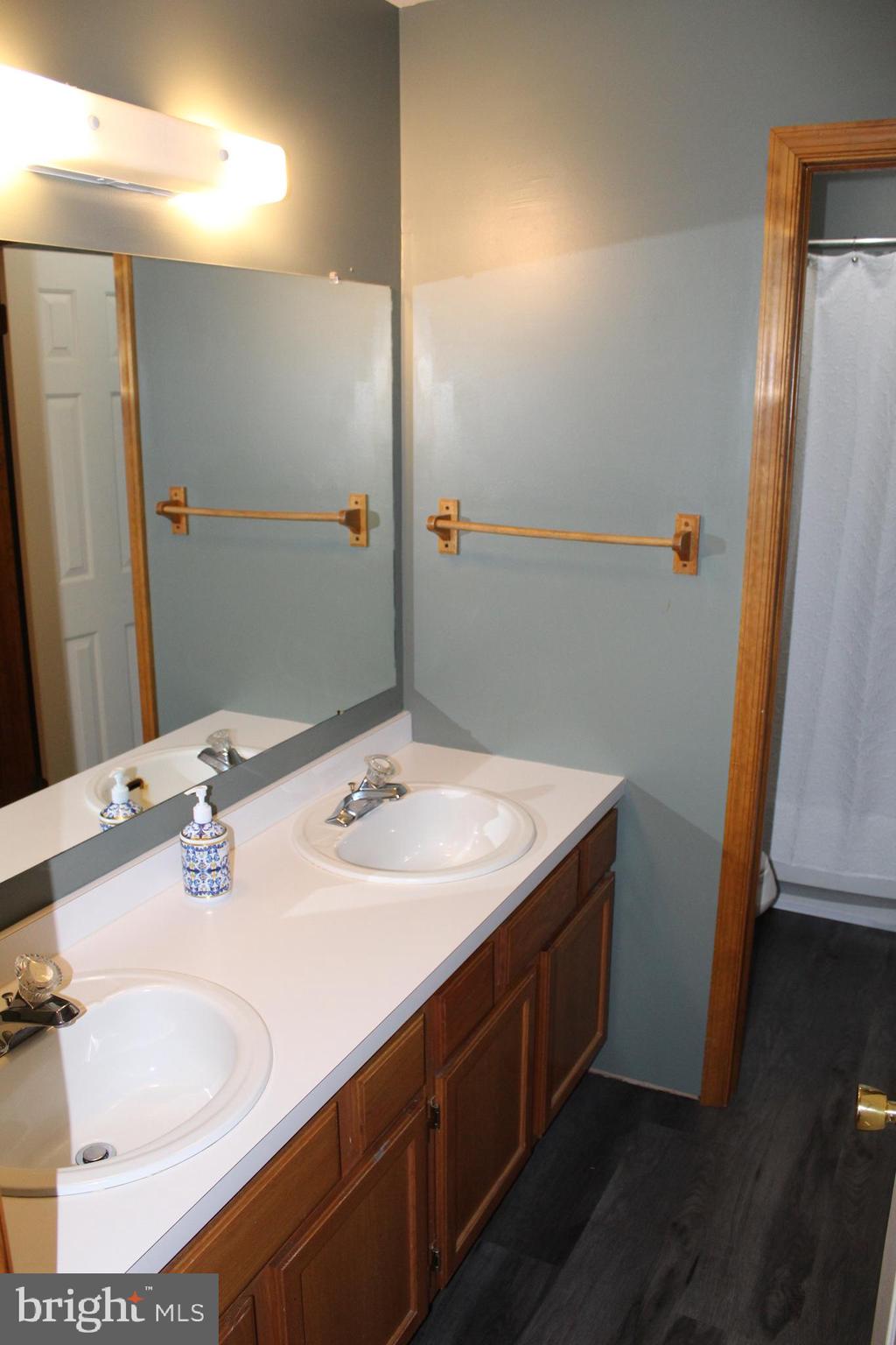 SALFORD POND - Residential