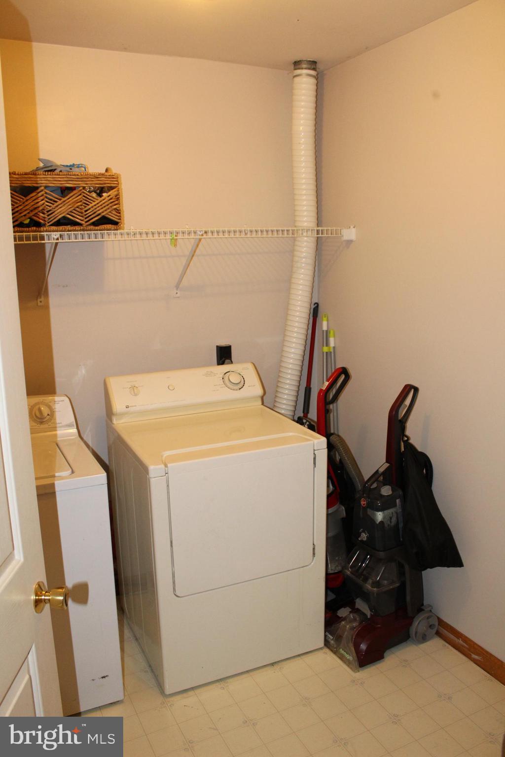 SALFORD POND - Residential