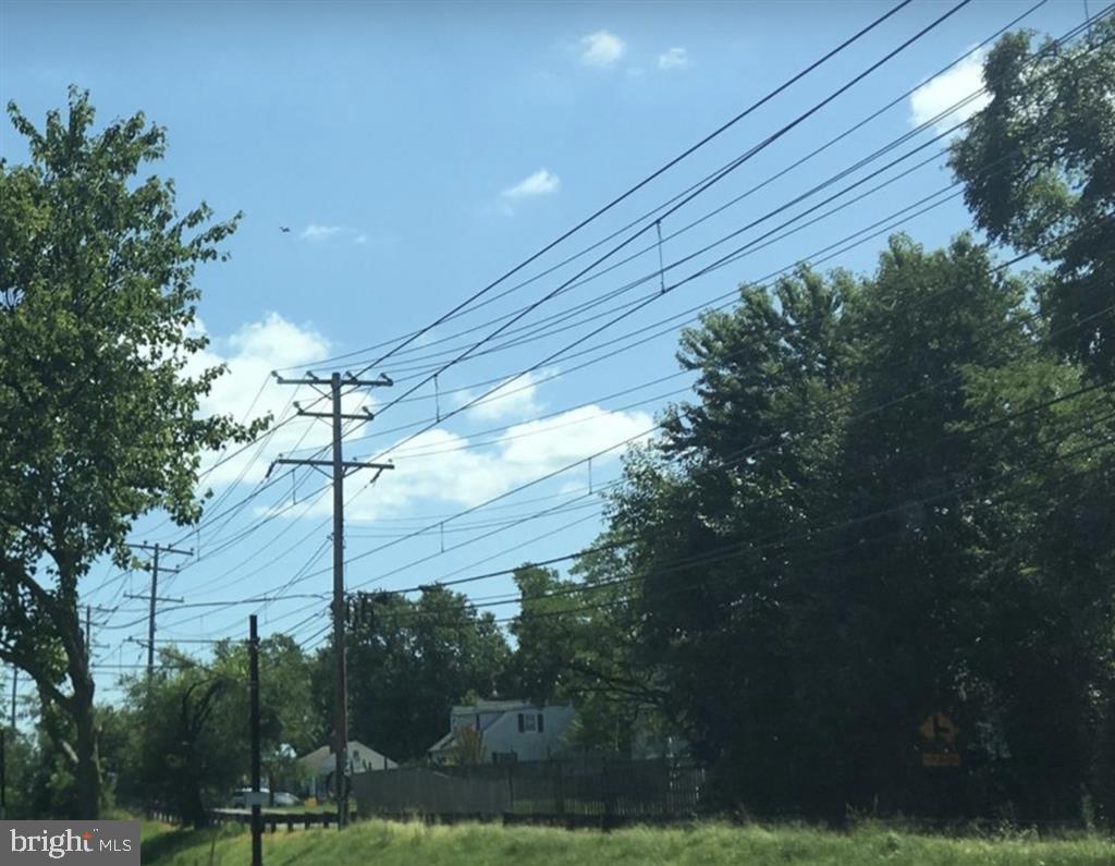 WOODLAWN HEIGHTS - Land