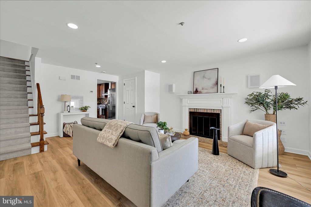 Photo of 1015 E Walnut Street, LANCASTER, PA 17602 (MLS # PALA2083478)