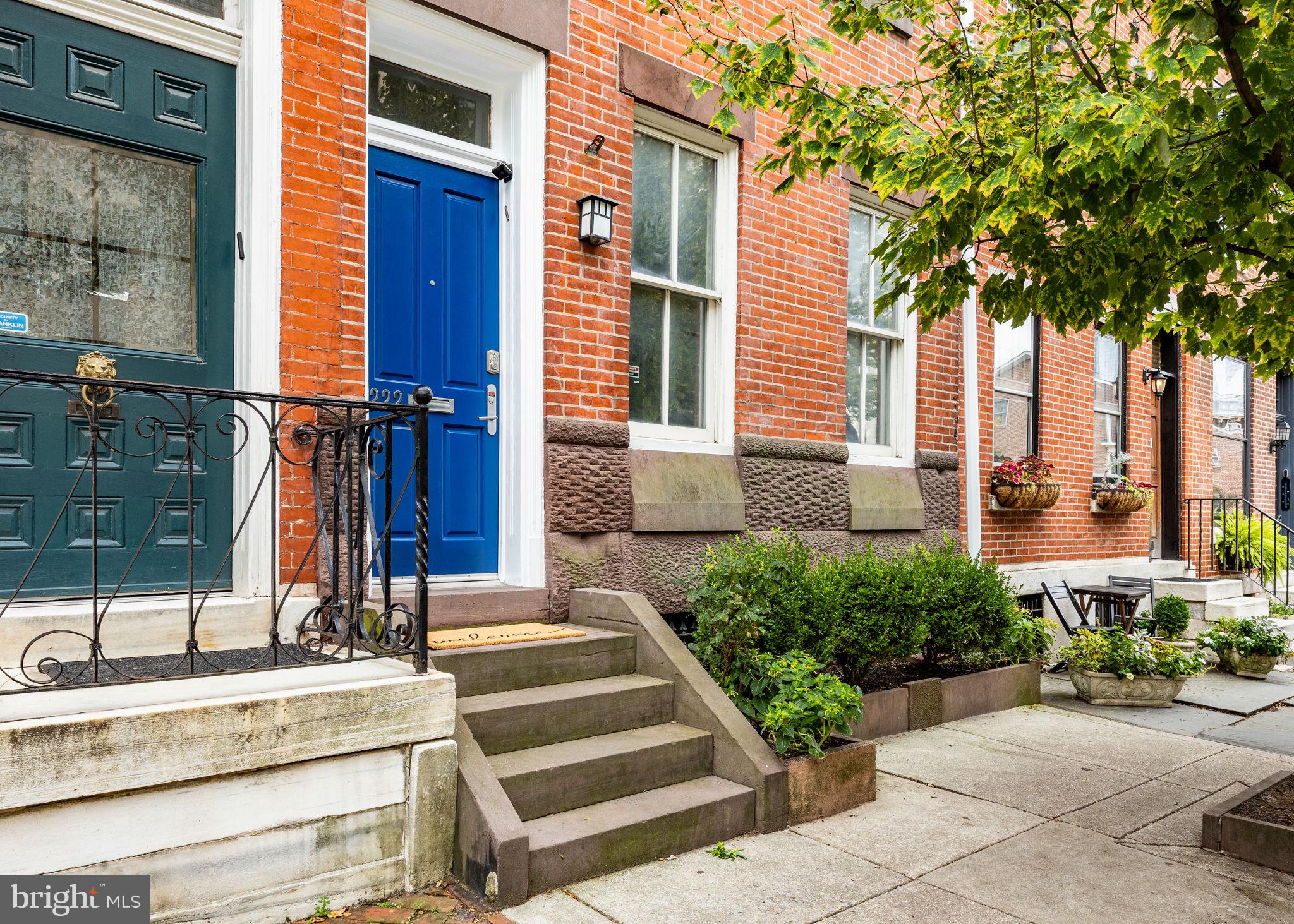 2222 LOCUST STREET