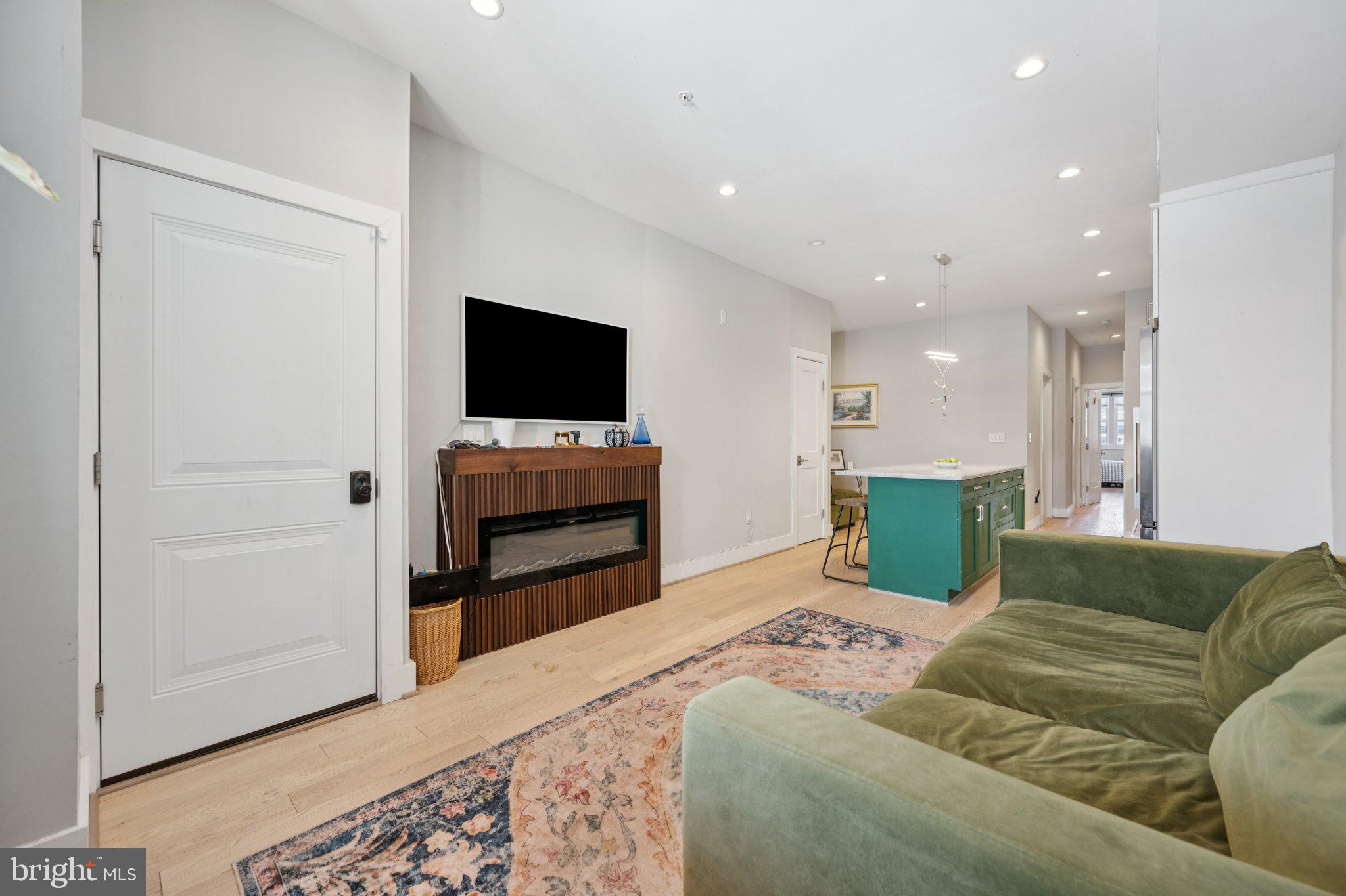 1636 TRINIDAD AVENUE NE 2