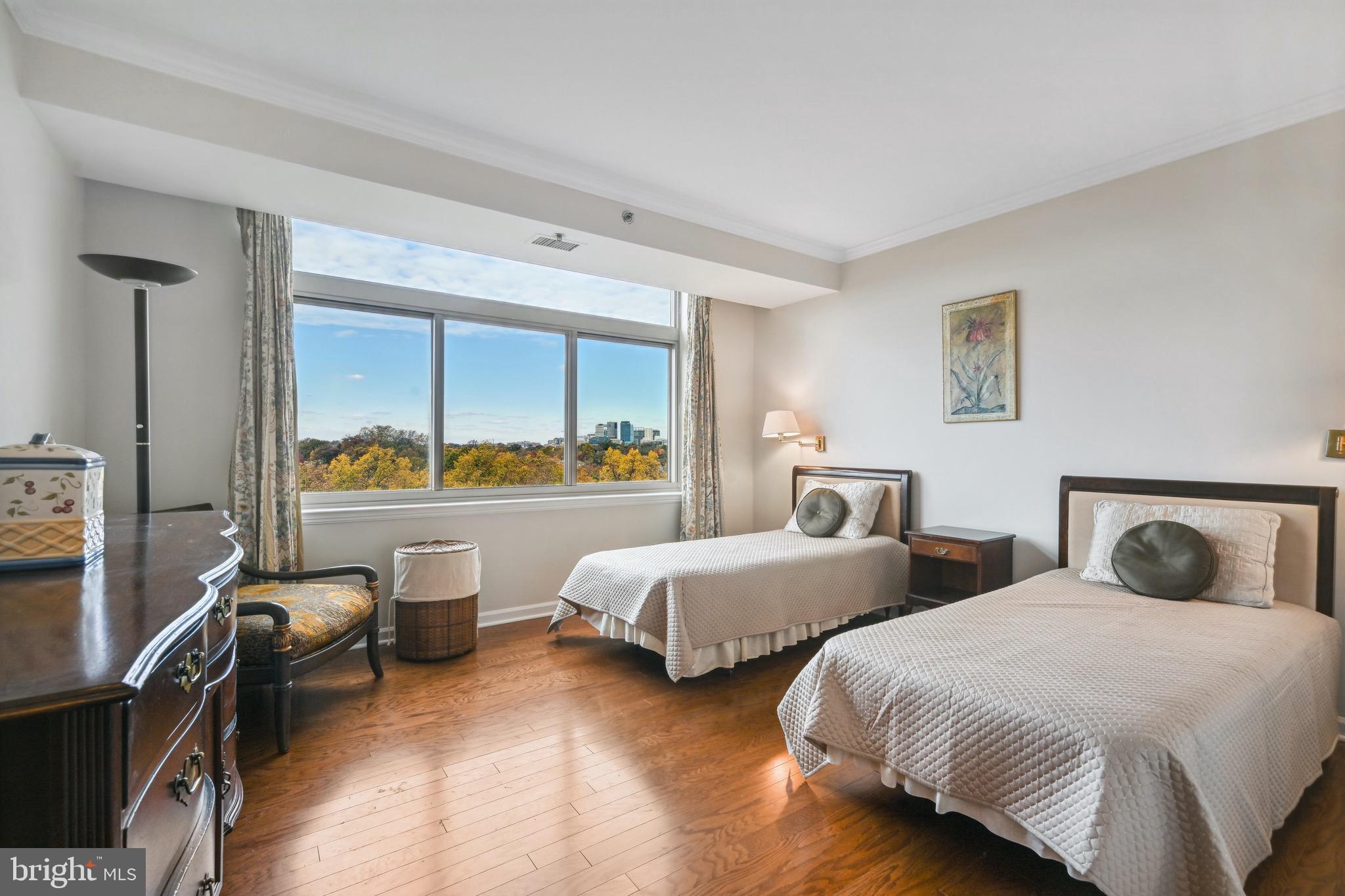 SOMERSET HOUSE CONDOS - Residential