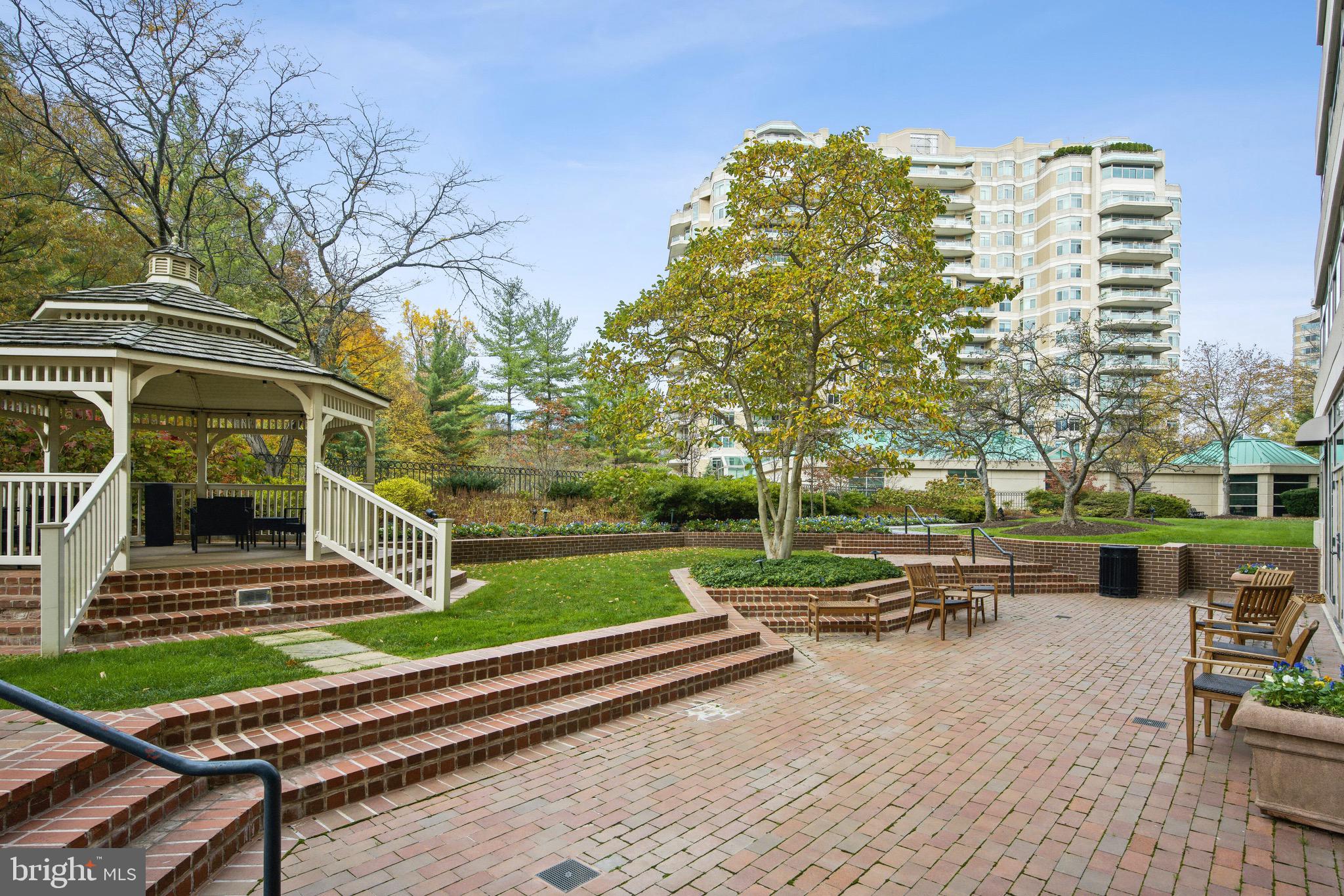 SOMERSET HOUSE CONDOS - Residential