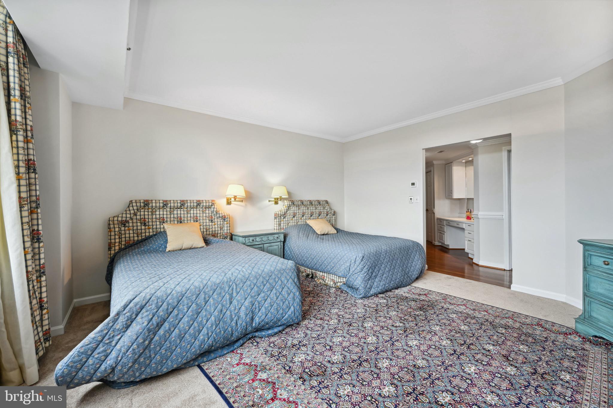 SOMERSET HOUSE CONDOS - Residential