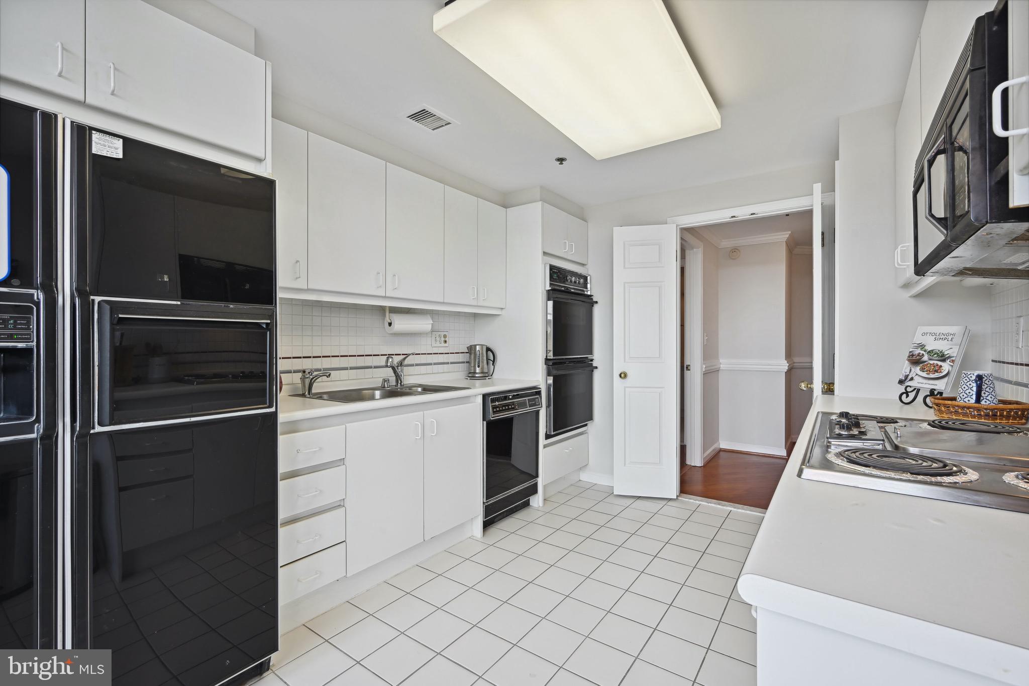 SOMERSET HOUSE CONDOS - Residential