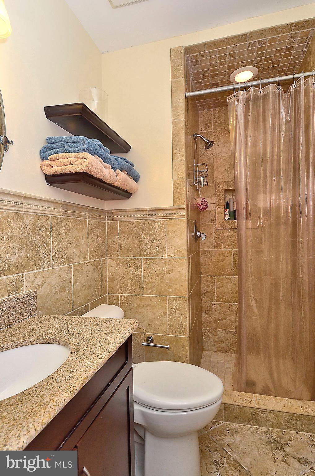 WOODLAND BEACH - Residential