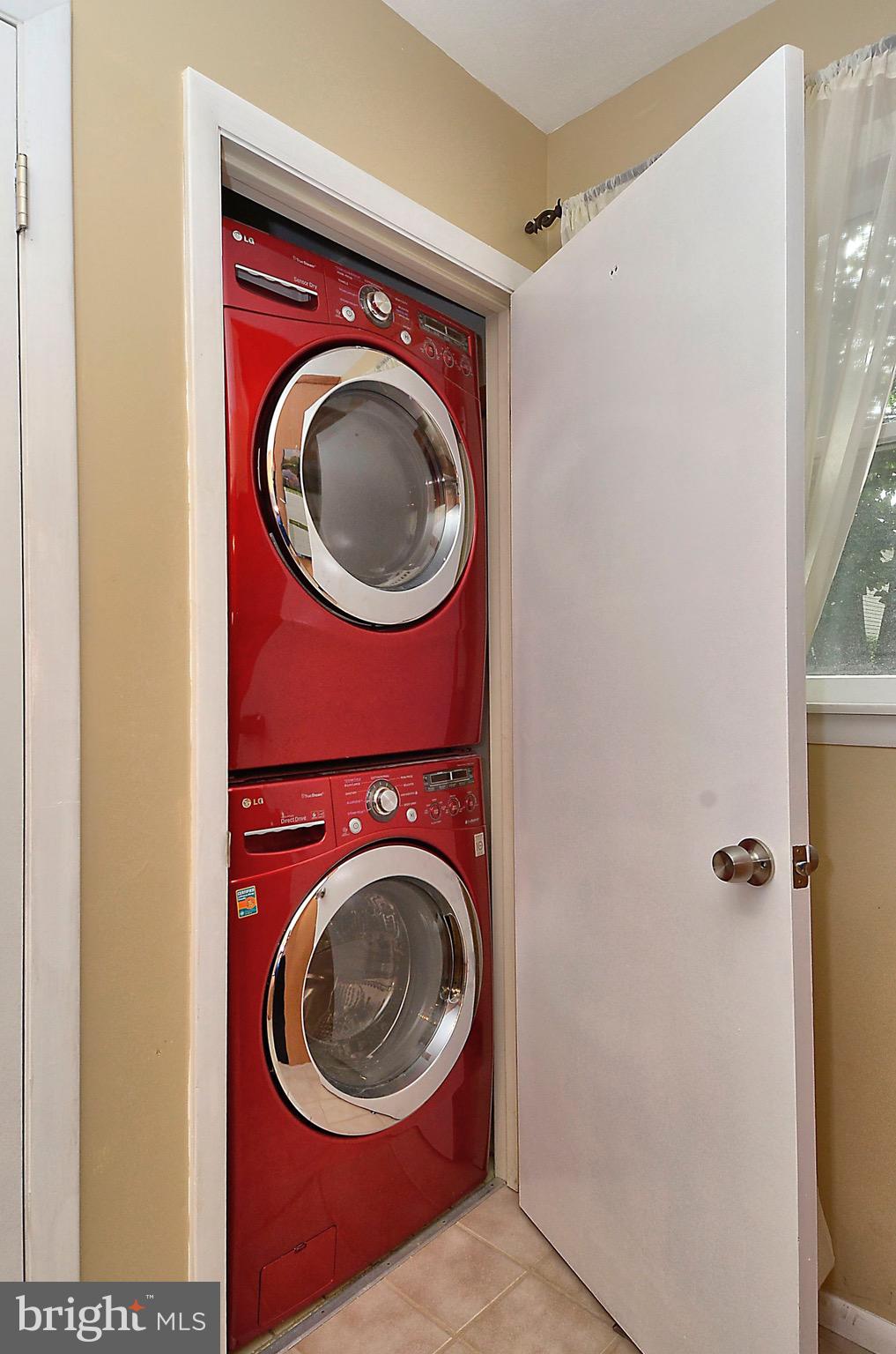 WOODLAND BEACH - Residential