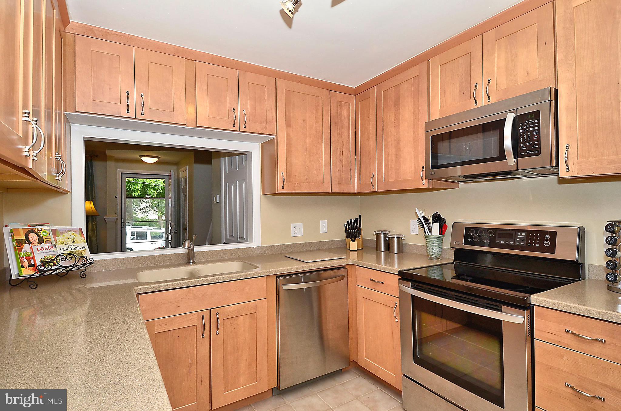 WOODLAND BEACH - Residential