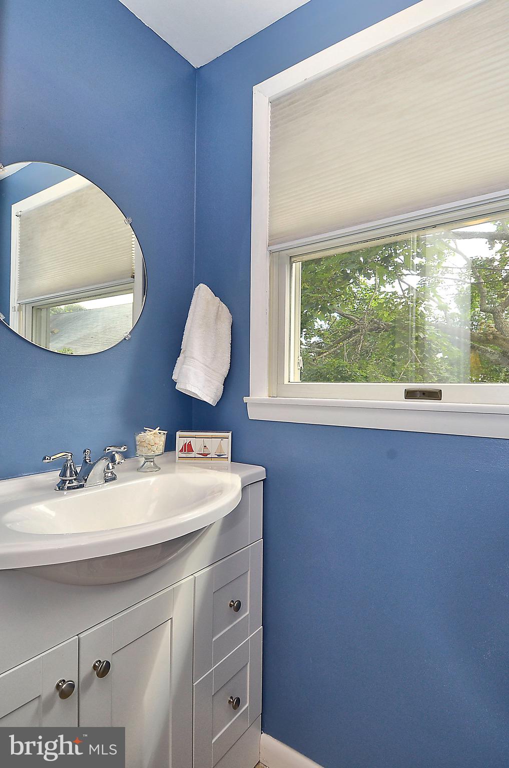 WOODLAND BEACH - Residential