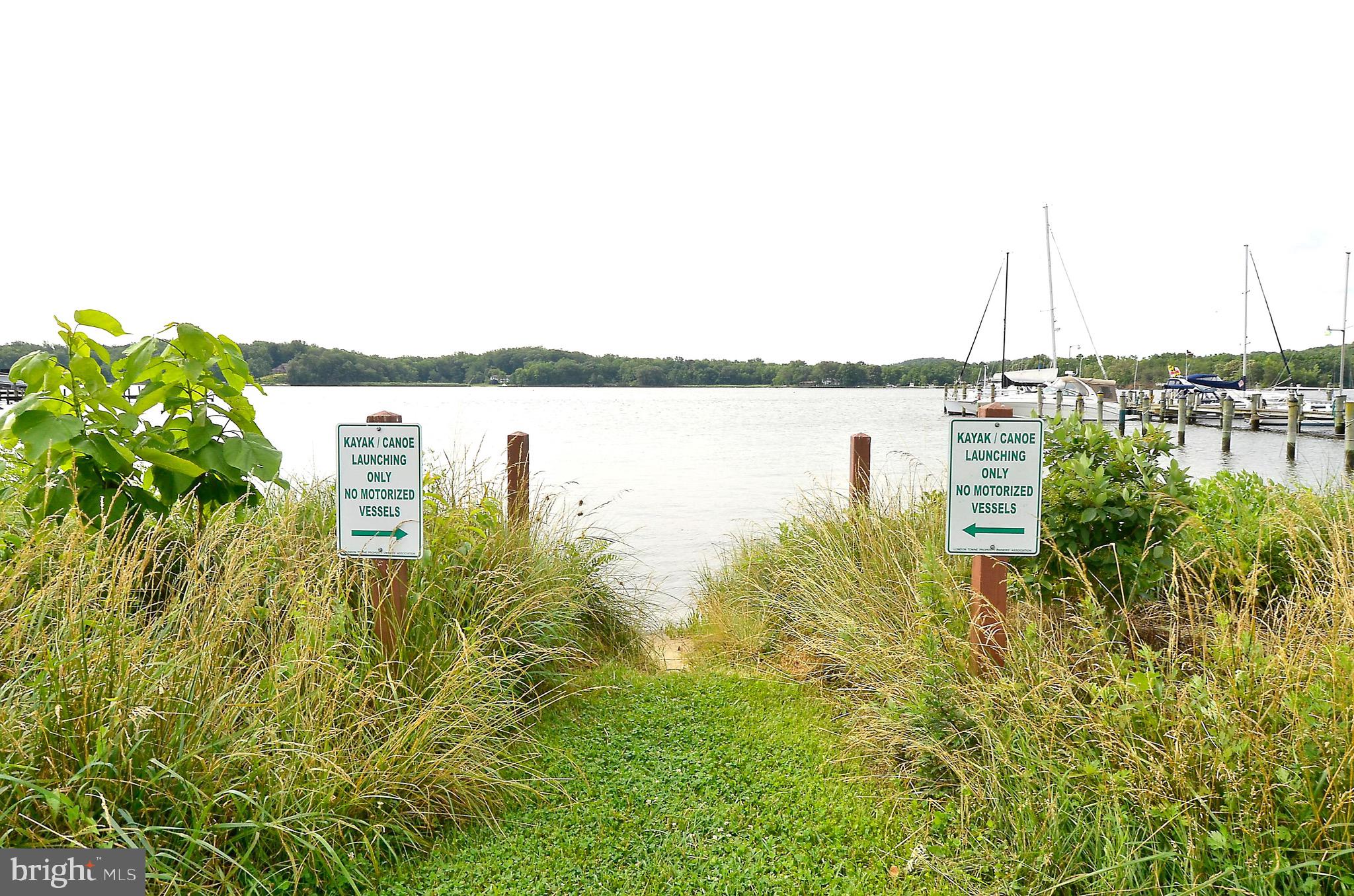 WOODLAND BEACH - Residential