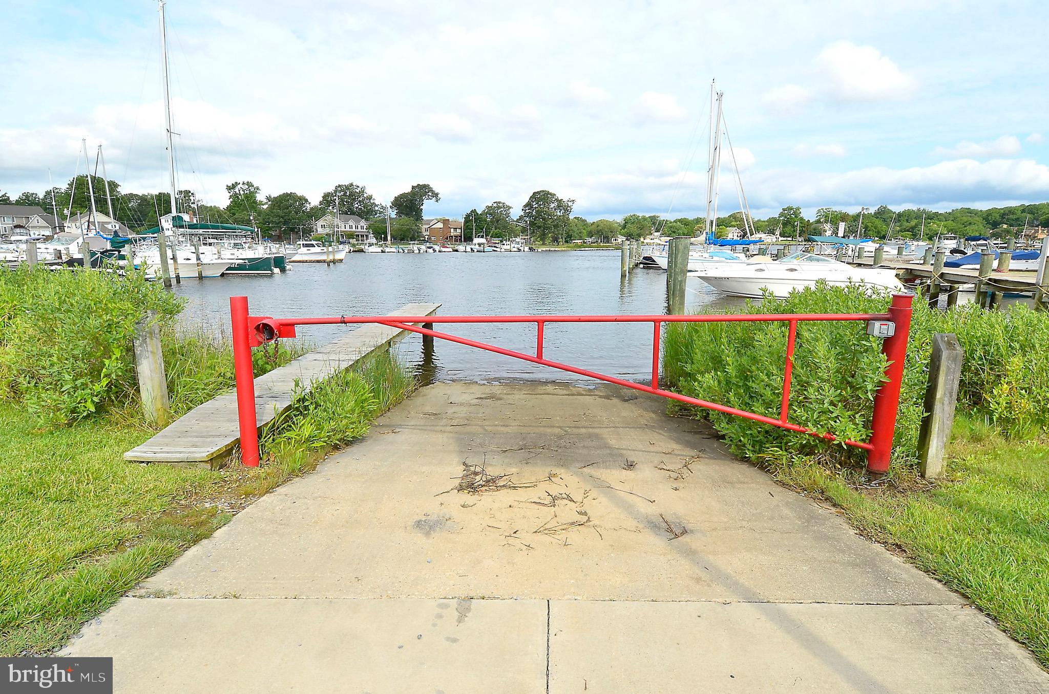 WOODLAND BEACH - Residential