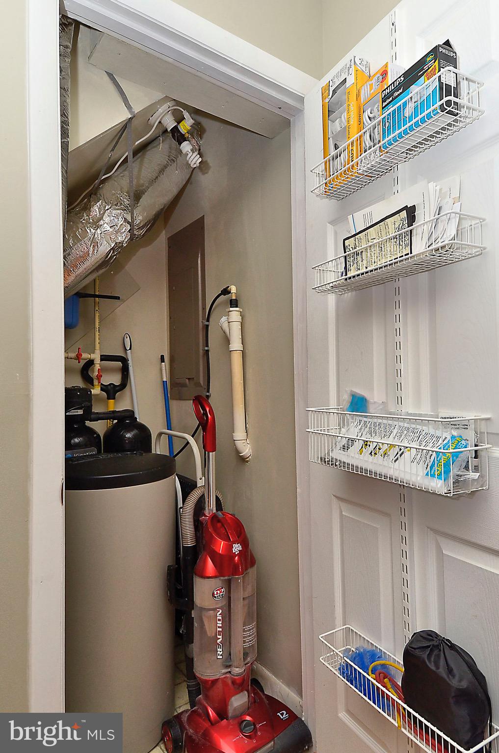 WOODLAND BEACH - Residential