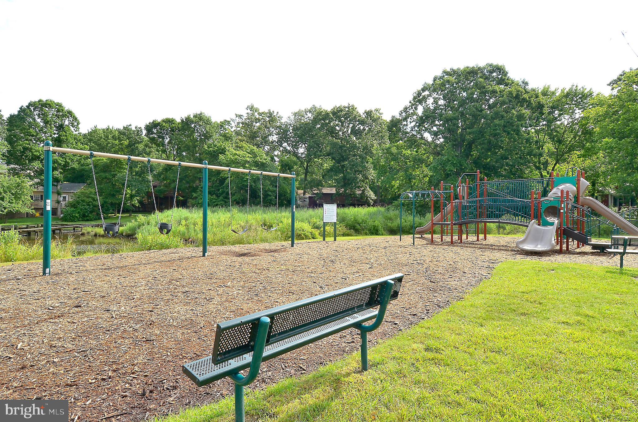 WOODLAND BEACH - Residential