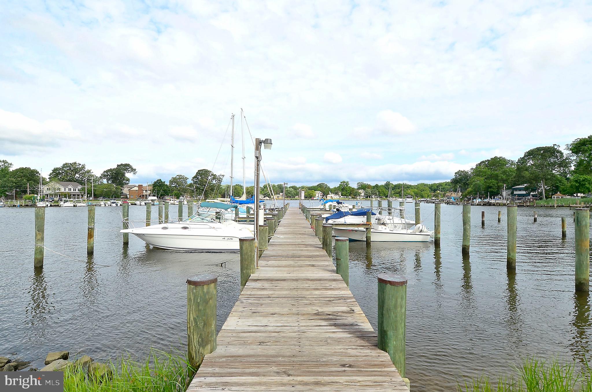 WOODLAND BEACH - Residential