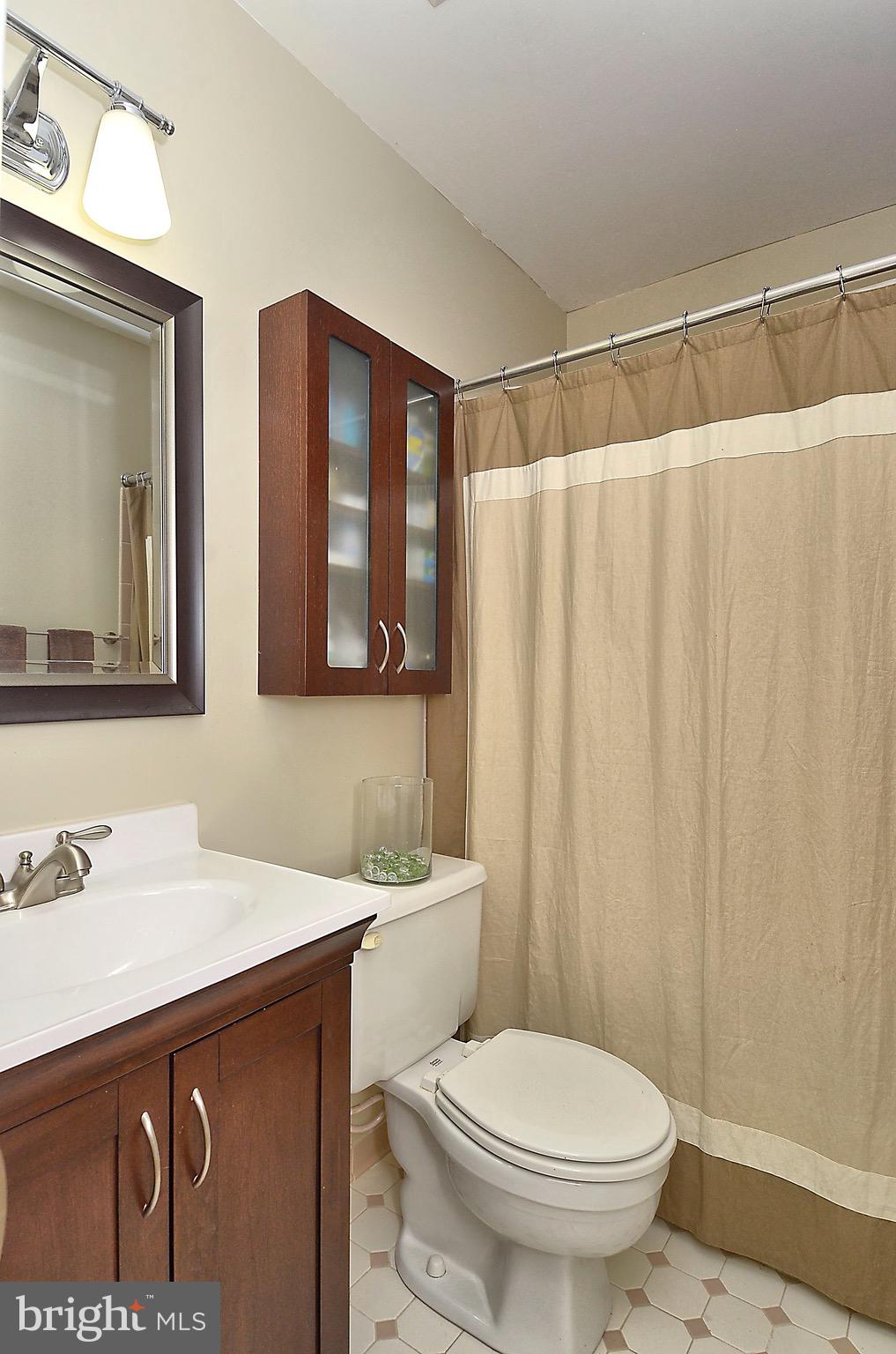 WOODLAND BEACH - Residential