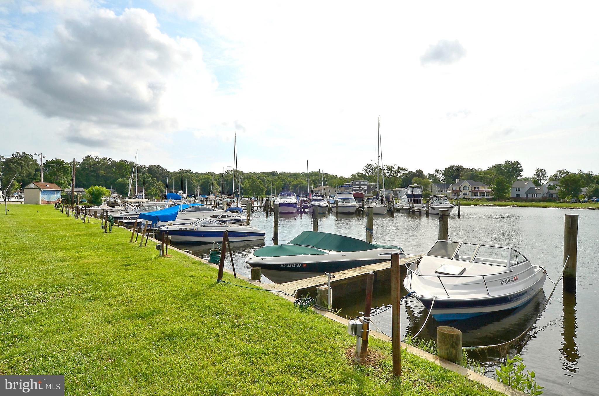 WOODLAND BEACH - Residential