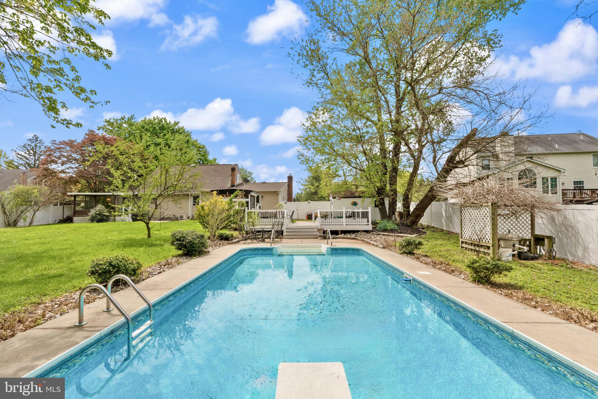 CARROLL SQUARE - Residential