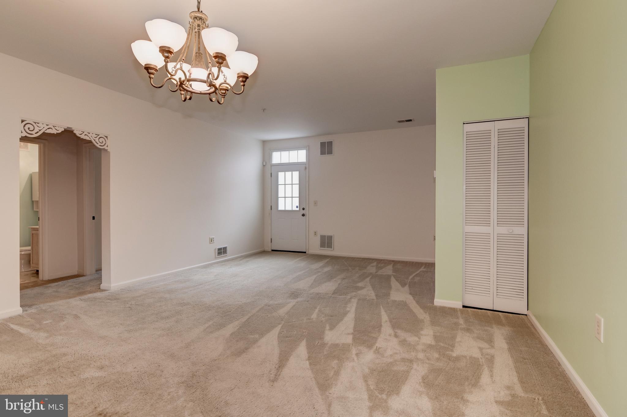 NANTUCKET MEWS @ CROFTON - Residential