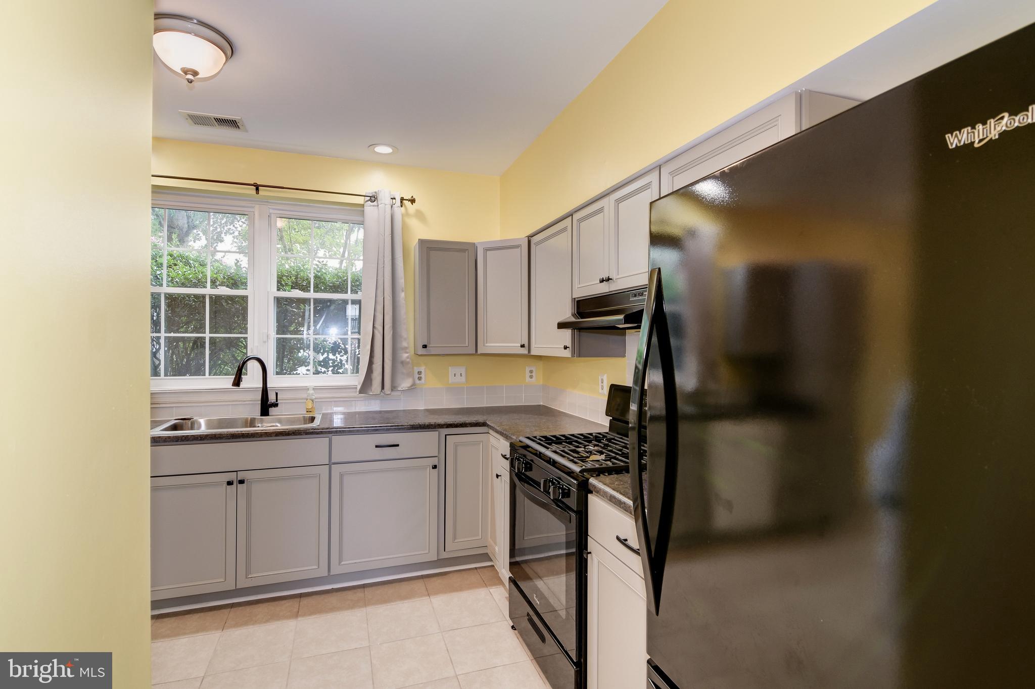 NANTUCKET MEWS @ CROFTON - Residential