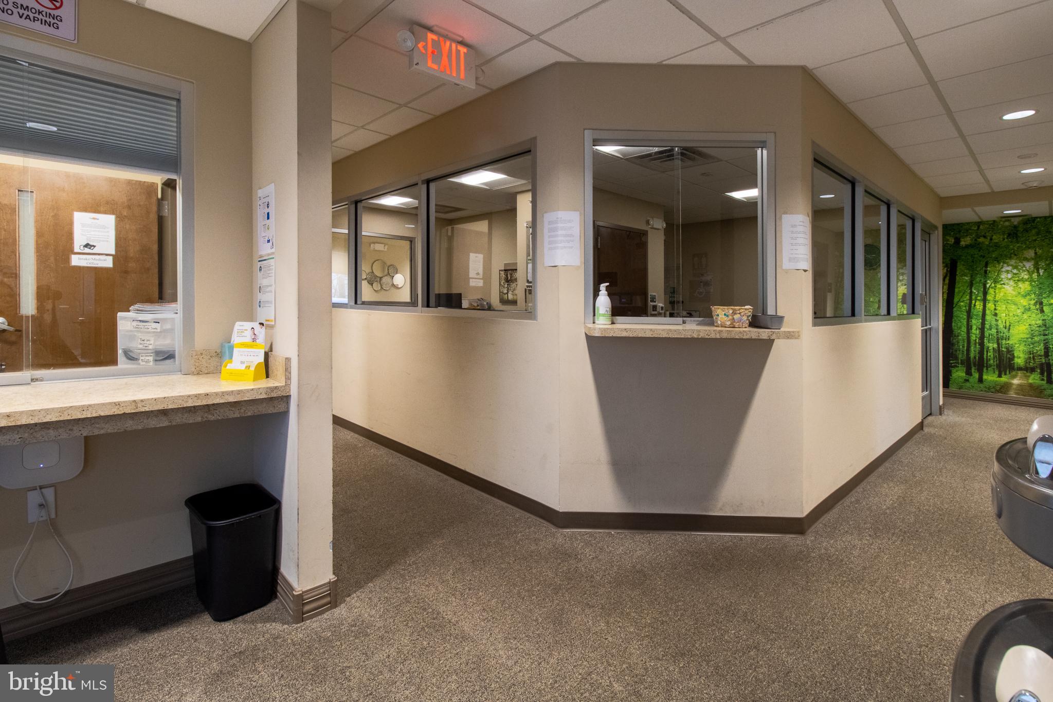 LEVITTOWN - Commercial Sale