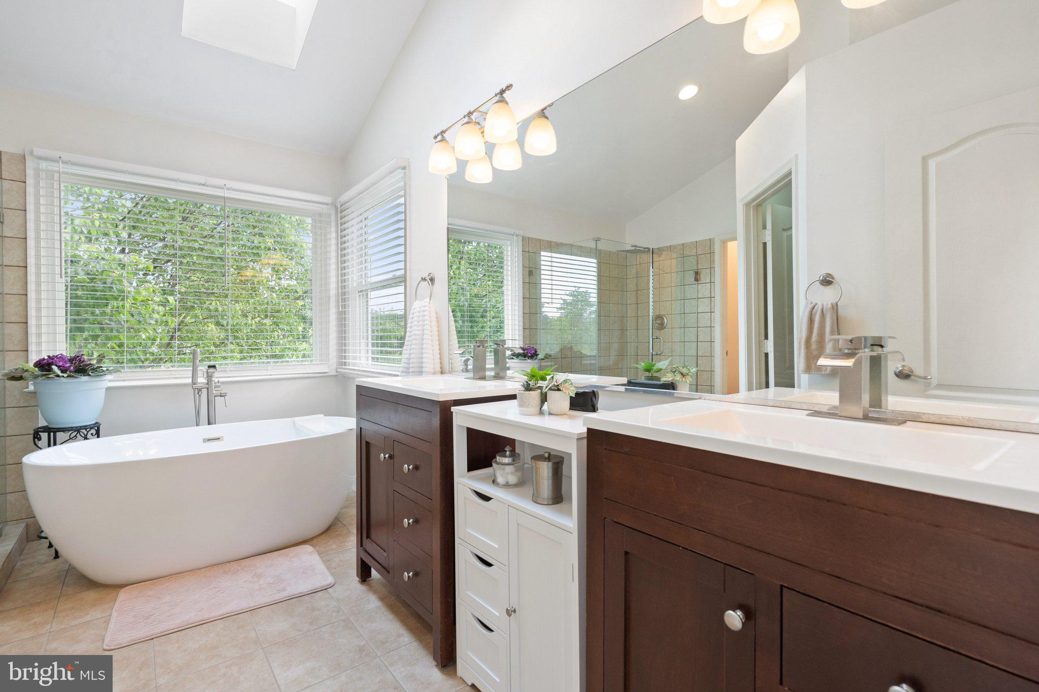 ASHBURN VILLAGE - Residential