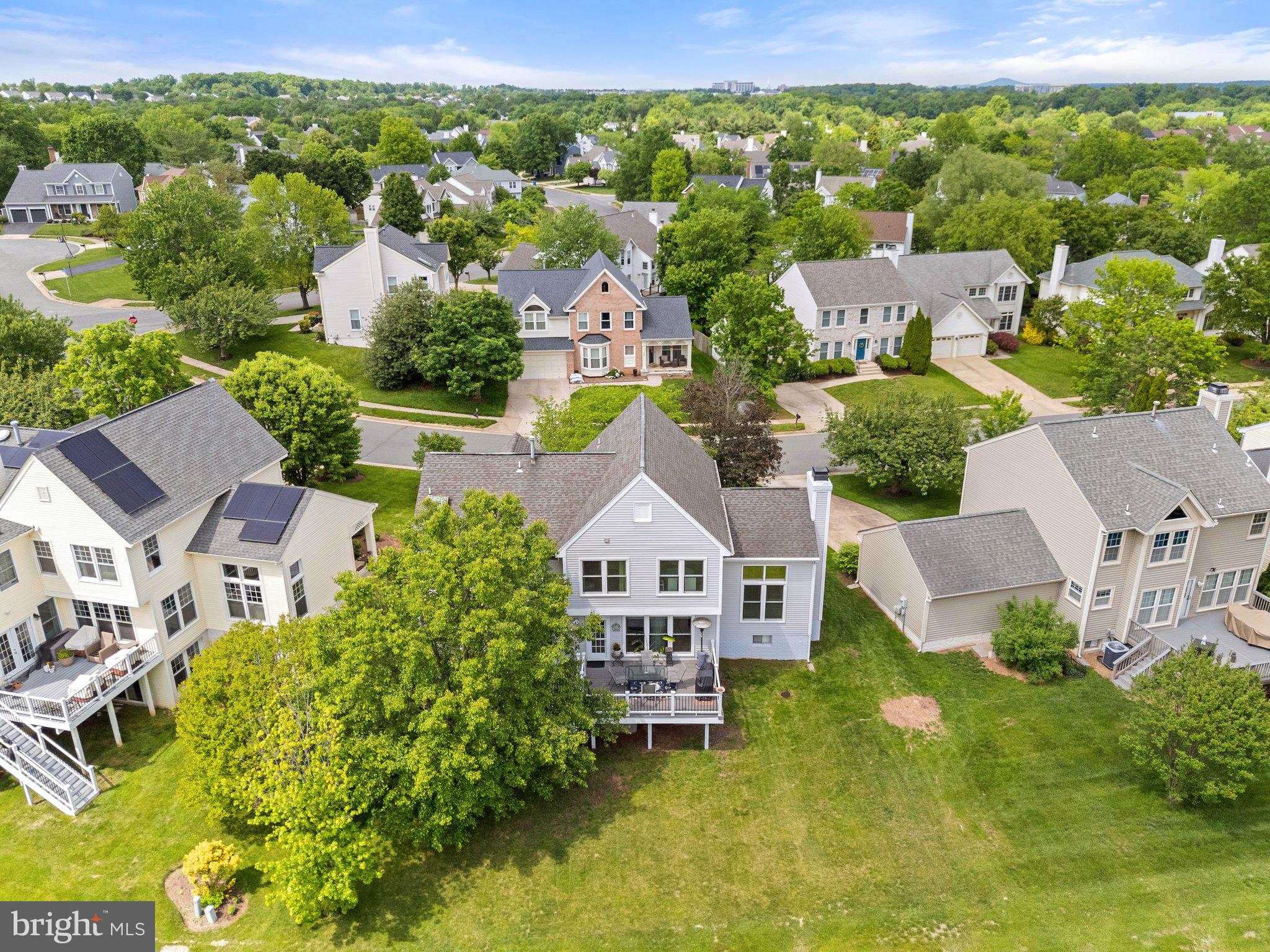 ASHBURN VILLAGE - Residential