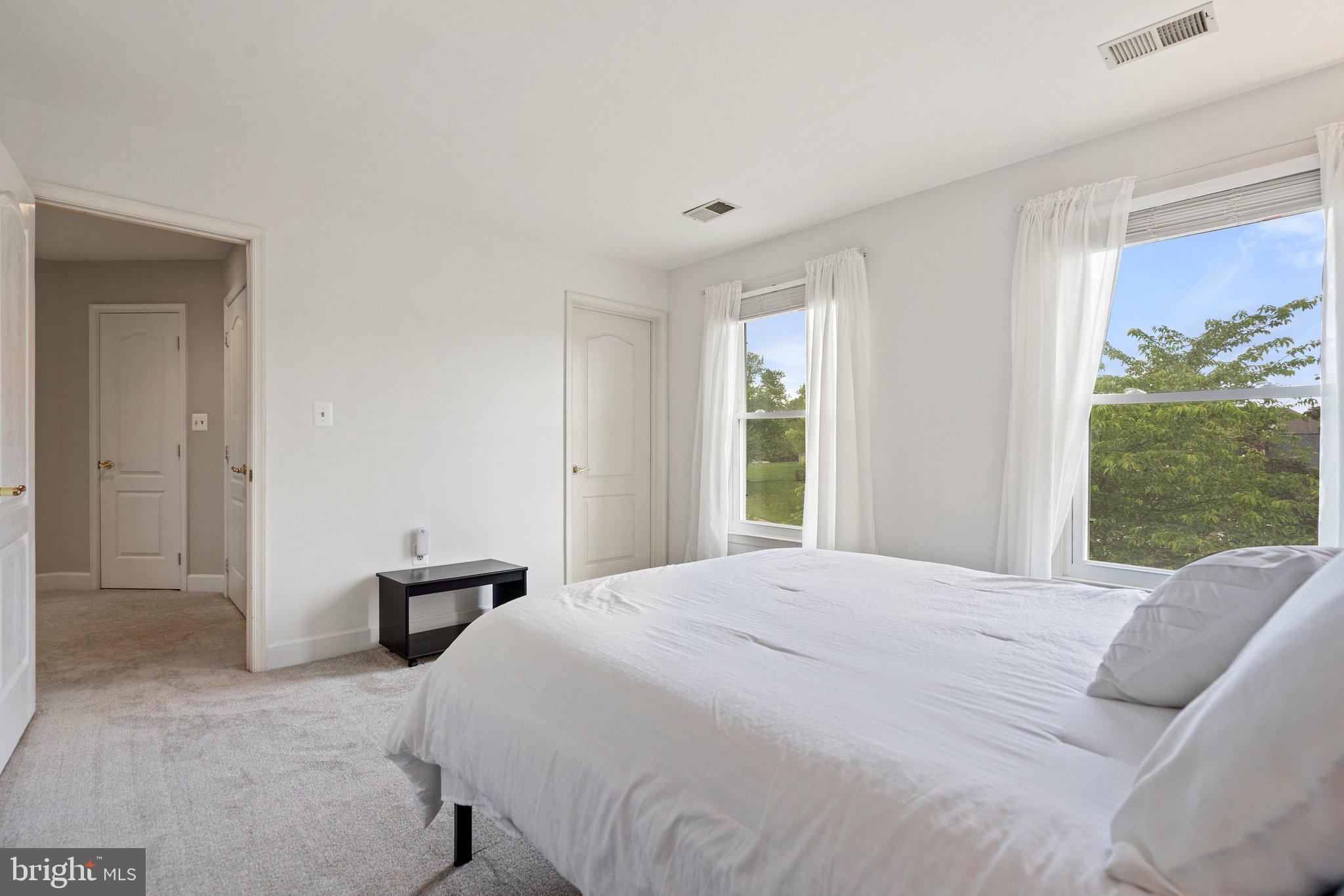 ASHBURN VILLAGE - Residential