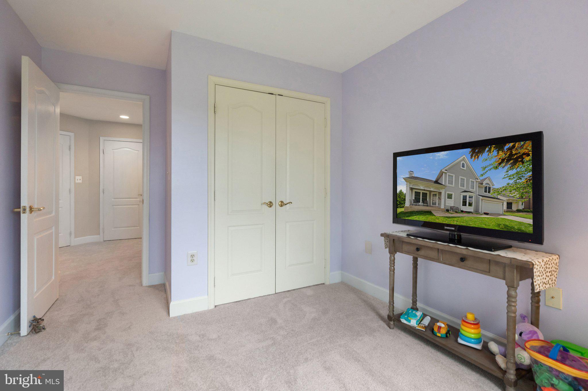 ASHBURN VILLAGE - Residential