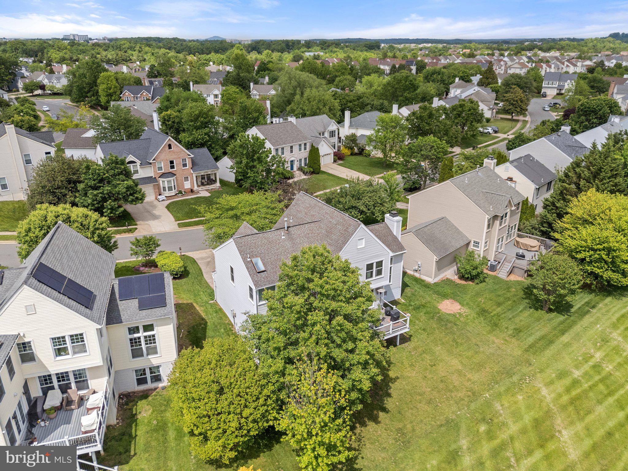 ASHBURN VILLAGE - Residential