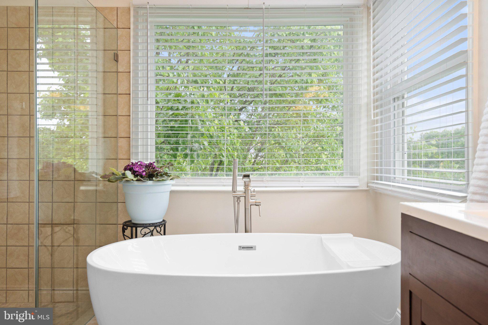 ASHBURN VILLAGE - Residential