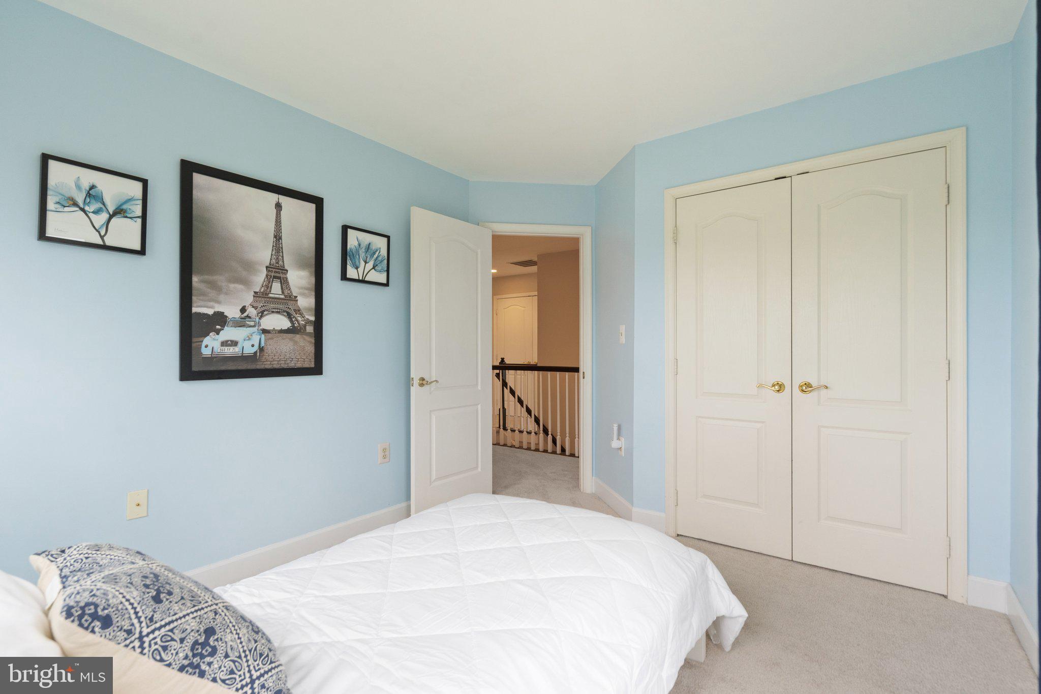 ASHBURN VILLAGE - Residential