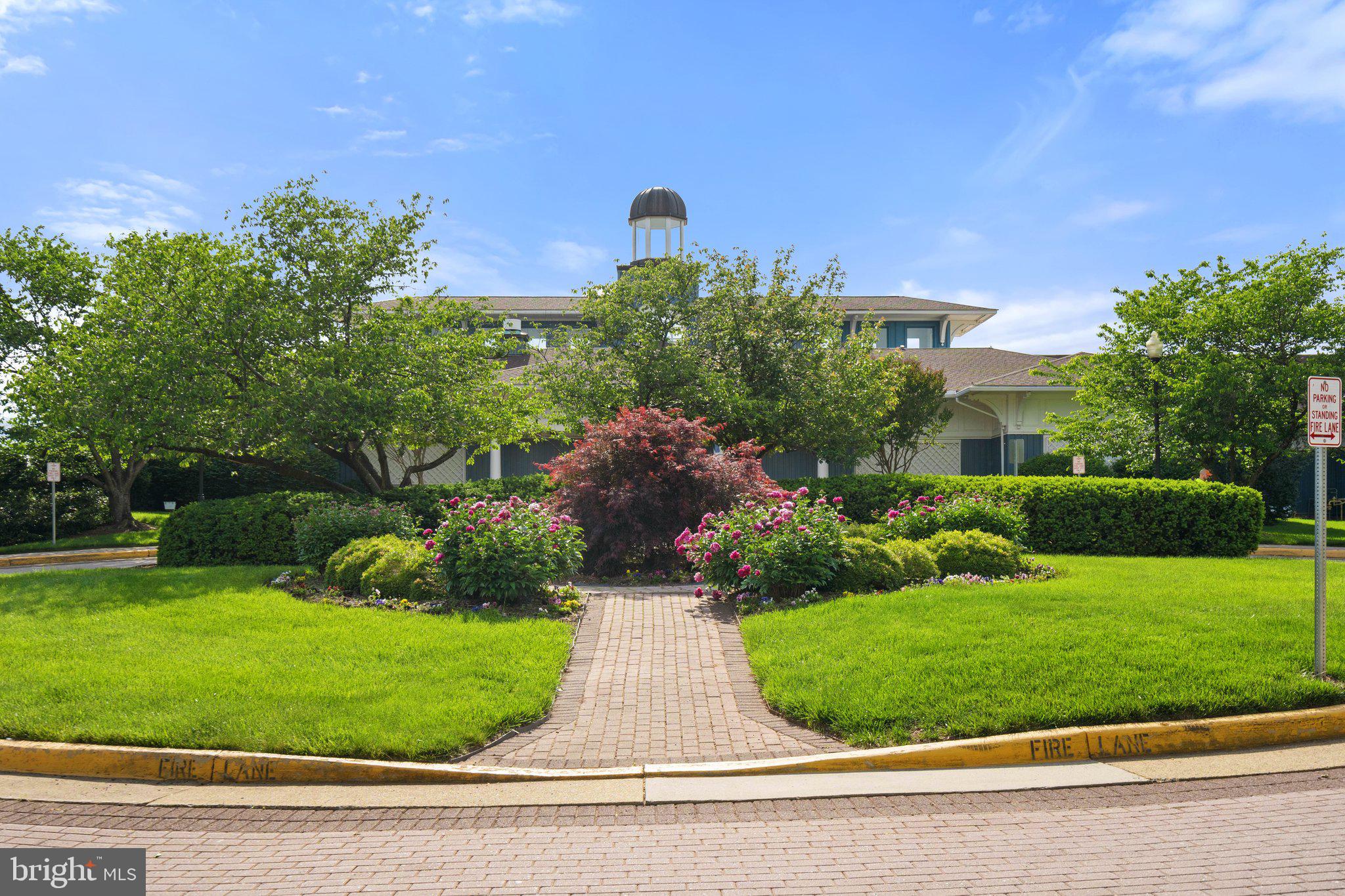 ASHBURN VILLAGE - Residential