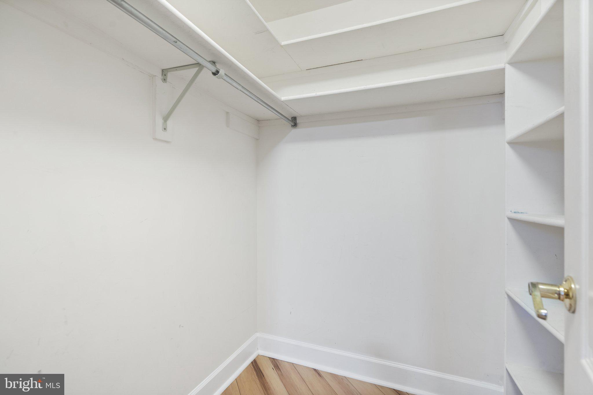 ASHBURN VILLAGE - Residential