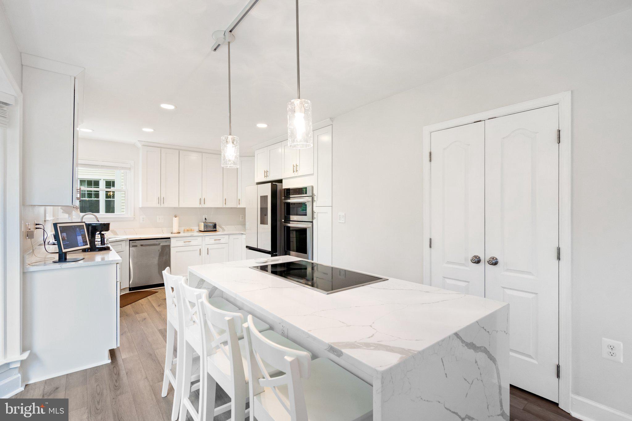 ASHBURN VILLAGE - Residential