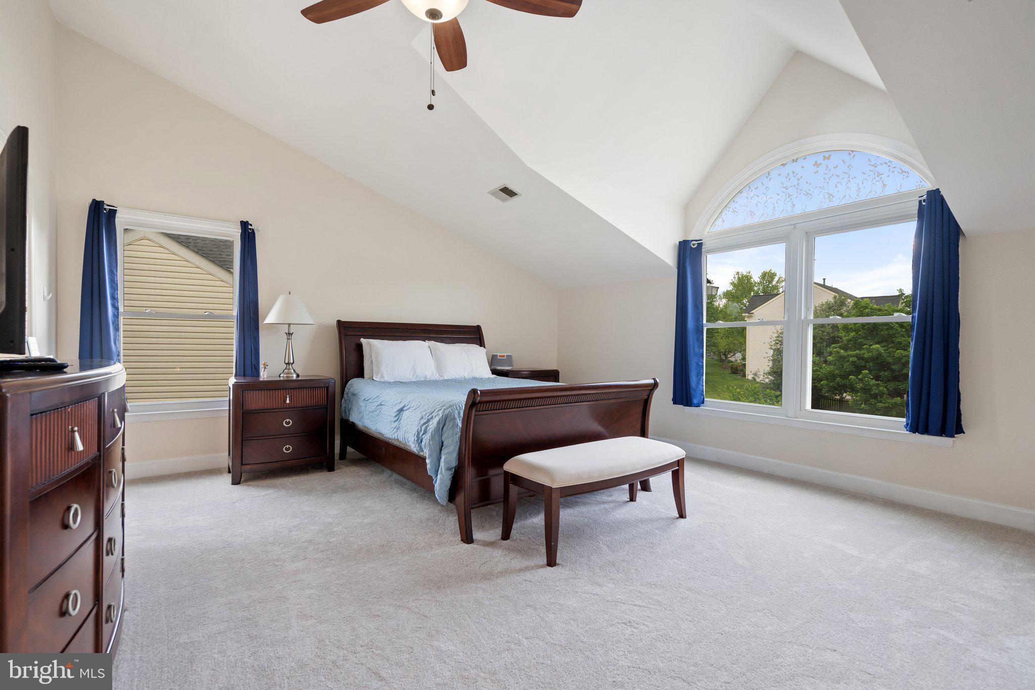 ASHBURN VILLAGE - Residential