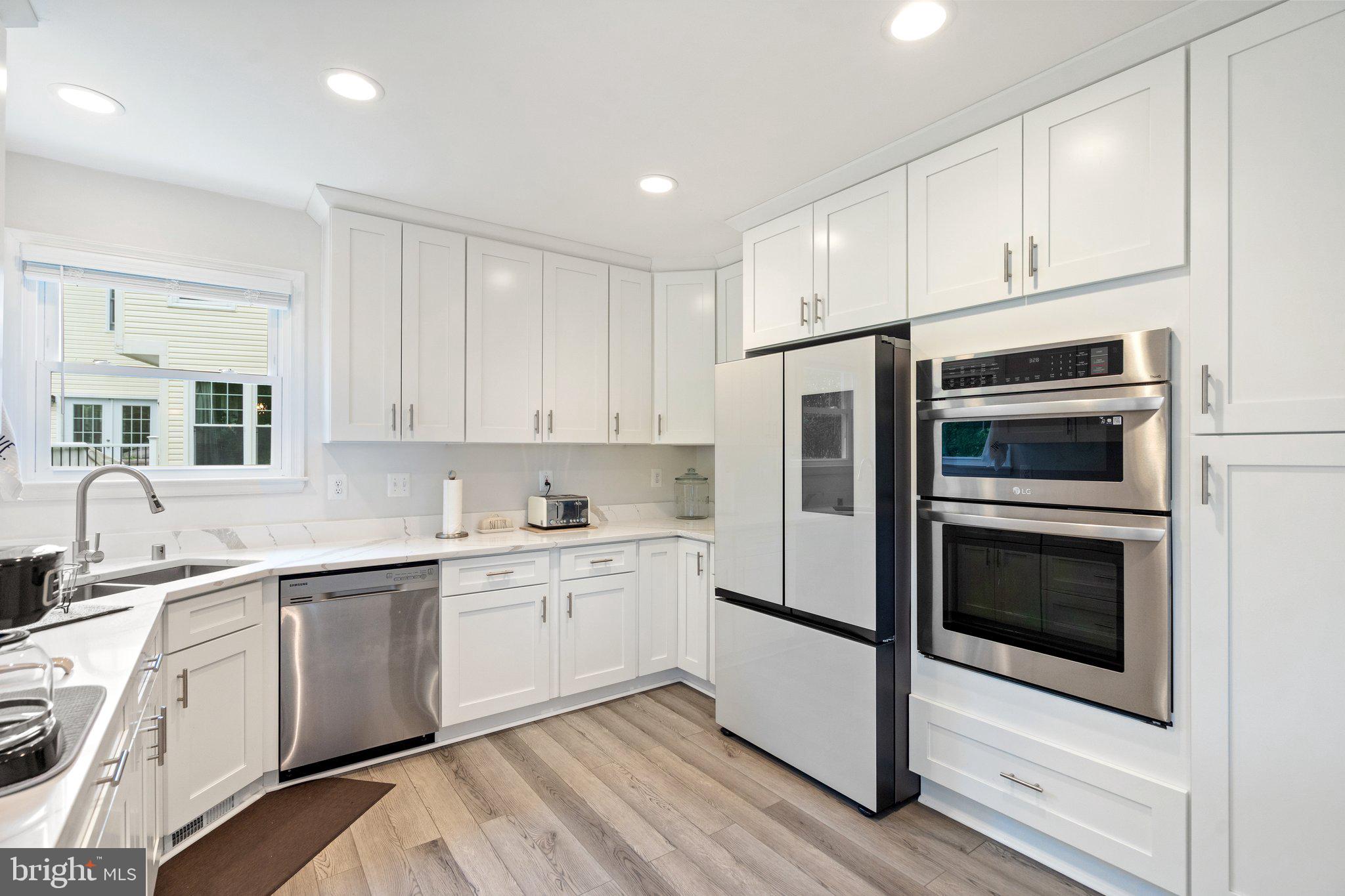 ASHBURN VILLAGE - Residential