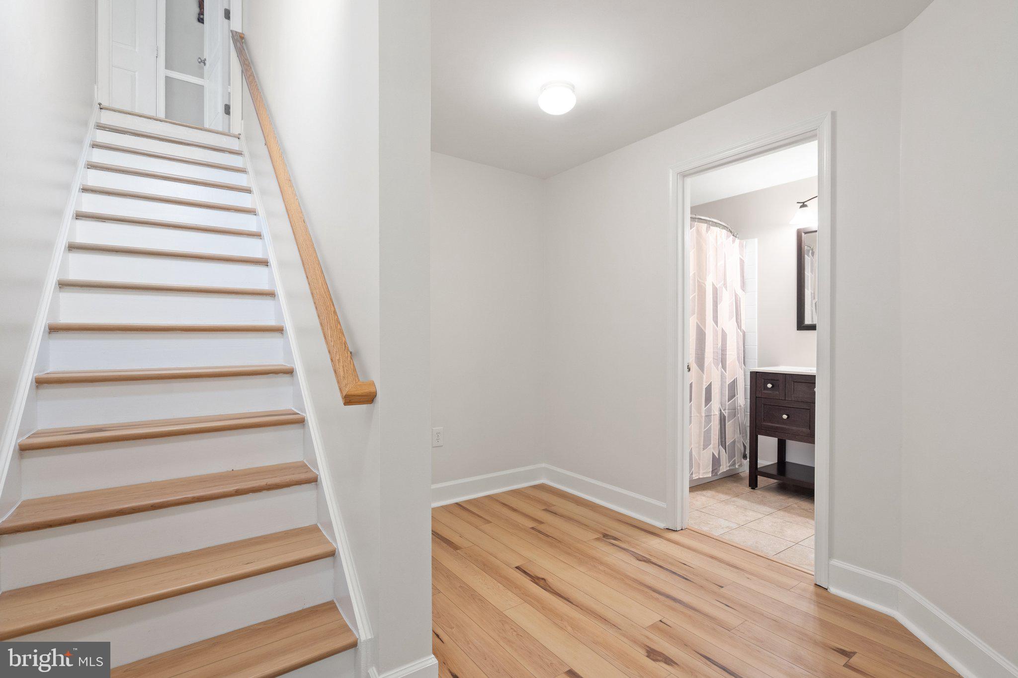 ASHBURN VILLAGE - Residential