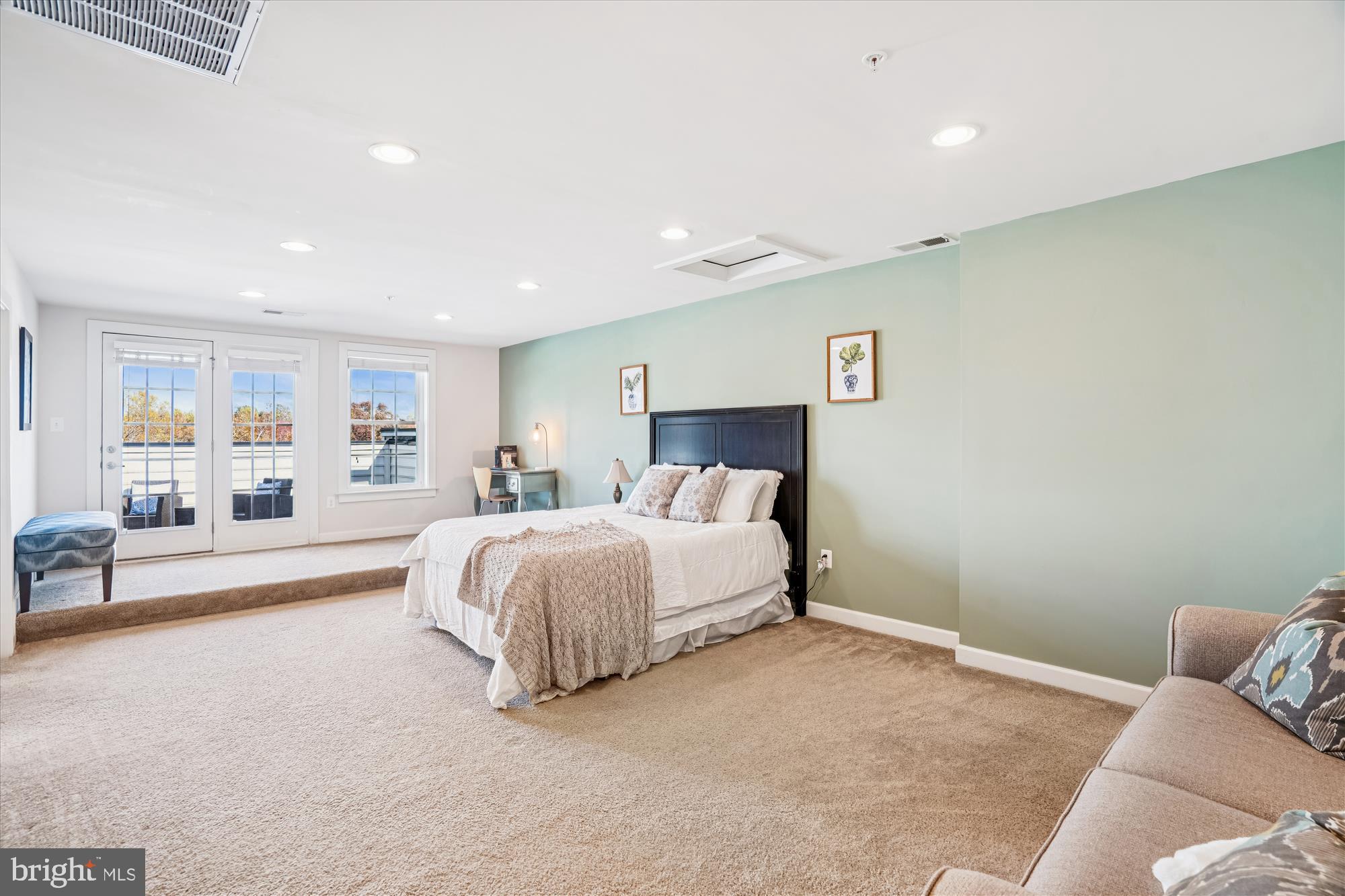 GREENBELT STATION - Residential