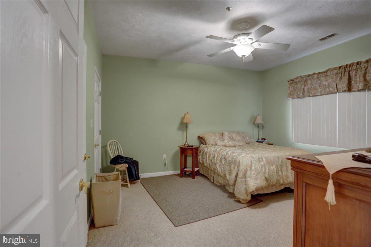 SUMMERLAND MANOR - Residential